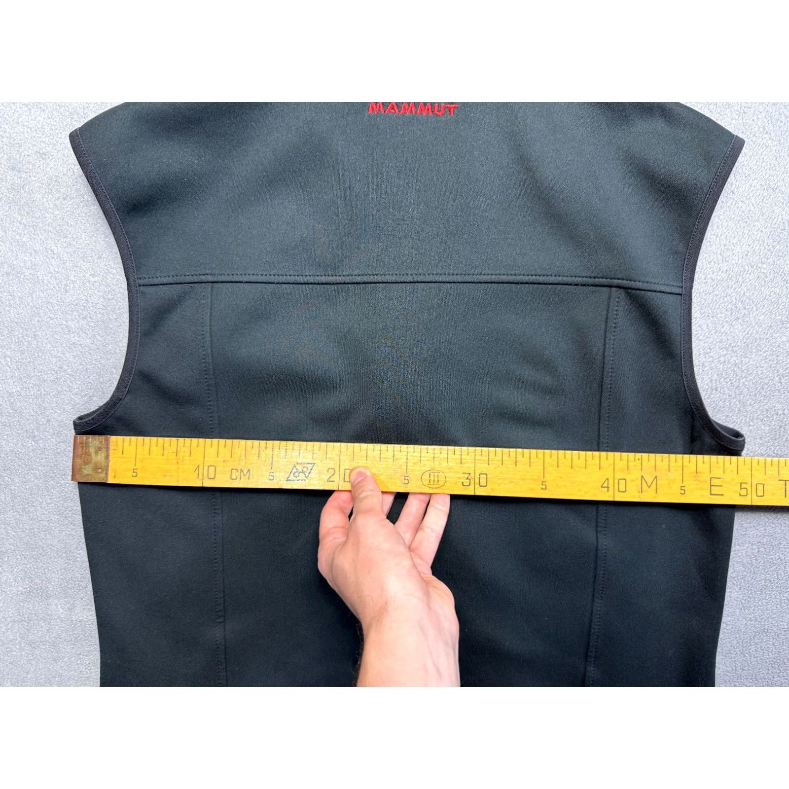 Mammut Mammut Black Vest Windstopper Waistcoat M Unisex Adults Zip Vest Windbreaker Model Size M Black Windstopper Main Selling Point Category: Vest Size US M / EU 48-50 / 2 - 2 Thumbnail
