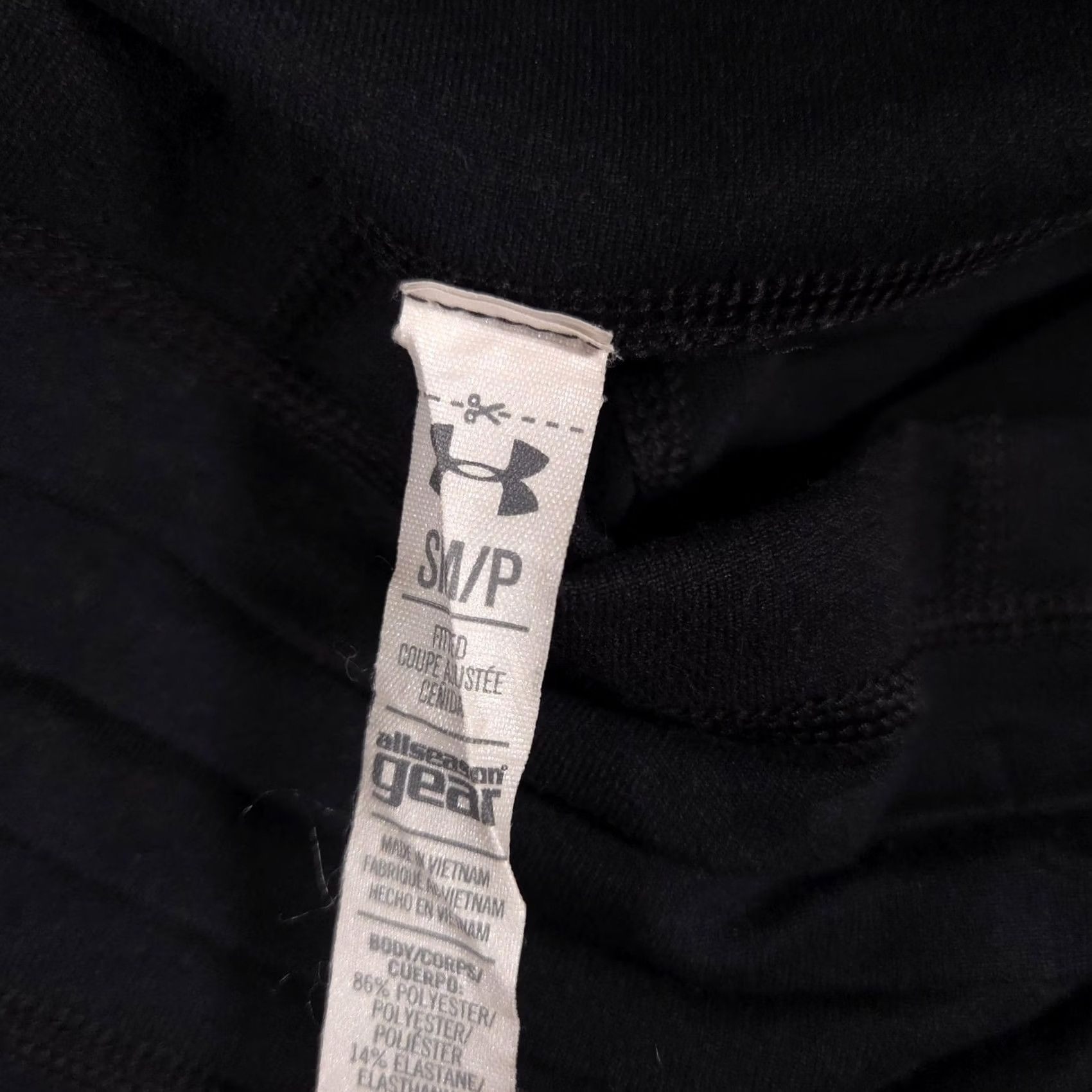Under Armour Under Armour Leggings Womens Small AllSeason Gear Cropped Yoga Activewear Gym Black Capri Short Inseam 19in Womens/S Size 28" / US 6 / IT 42 - 4 Thumbnail