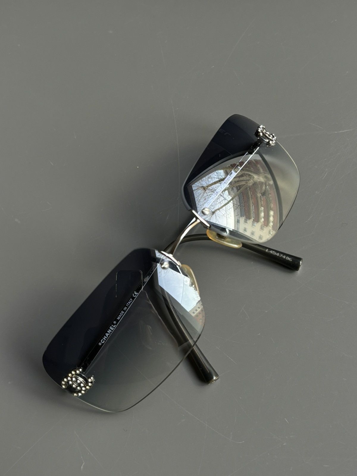 Chanel Chanel Sunglasses 4017-D CC Rhinestone Logo Rimless Vintage Size ONE SIZE - 2 Thumbnail