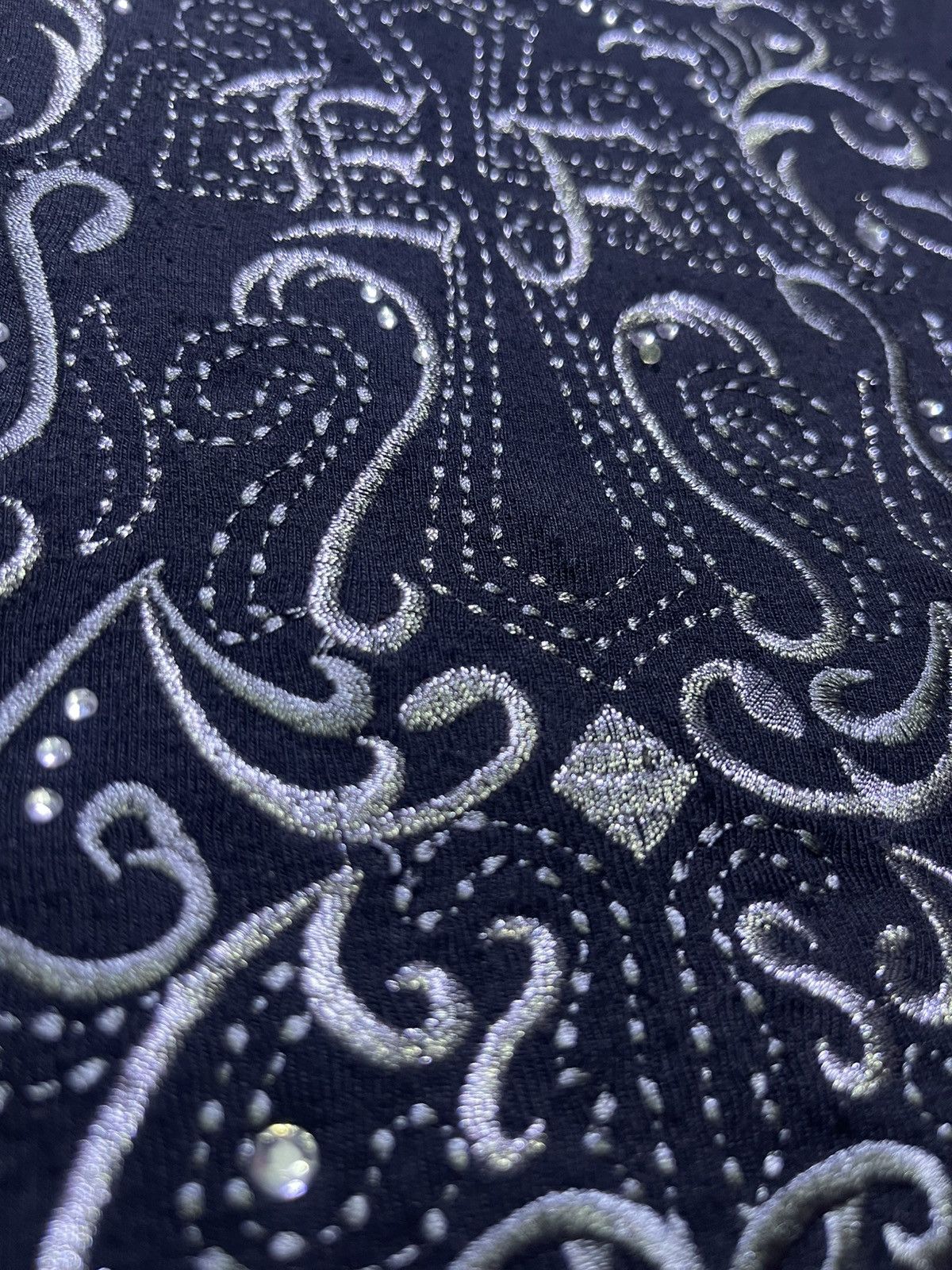 Japanese Brand Y2K long sleeve t-shirt with large embroidery motif Size US S / EU 44-46 / 1 - 4 Thumbnail