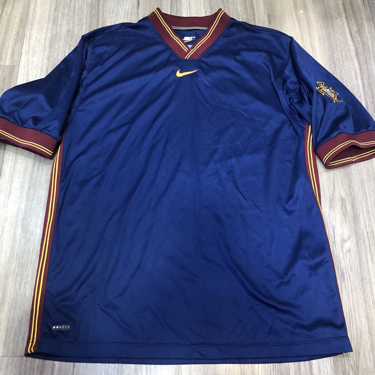 Nike Portugal 1998 training shirt Size US L / EU 52-54 / 3 - 1 Thumbnail