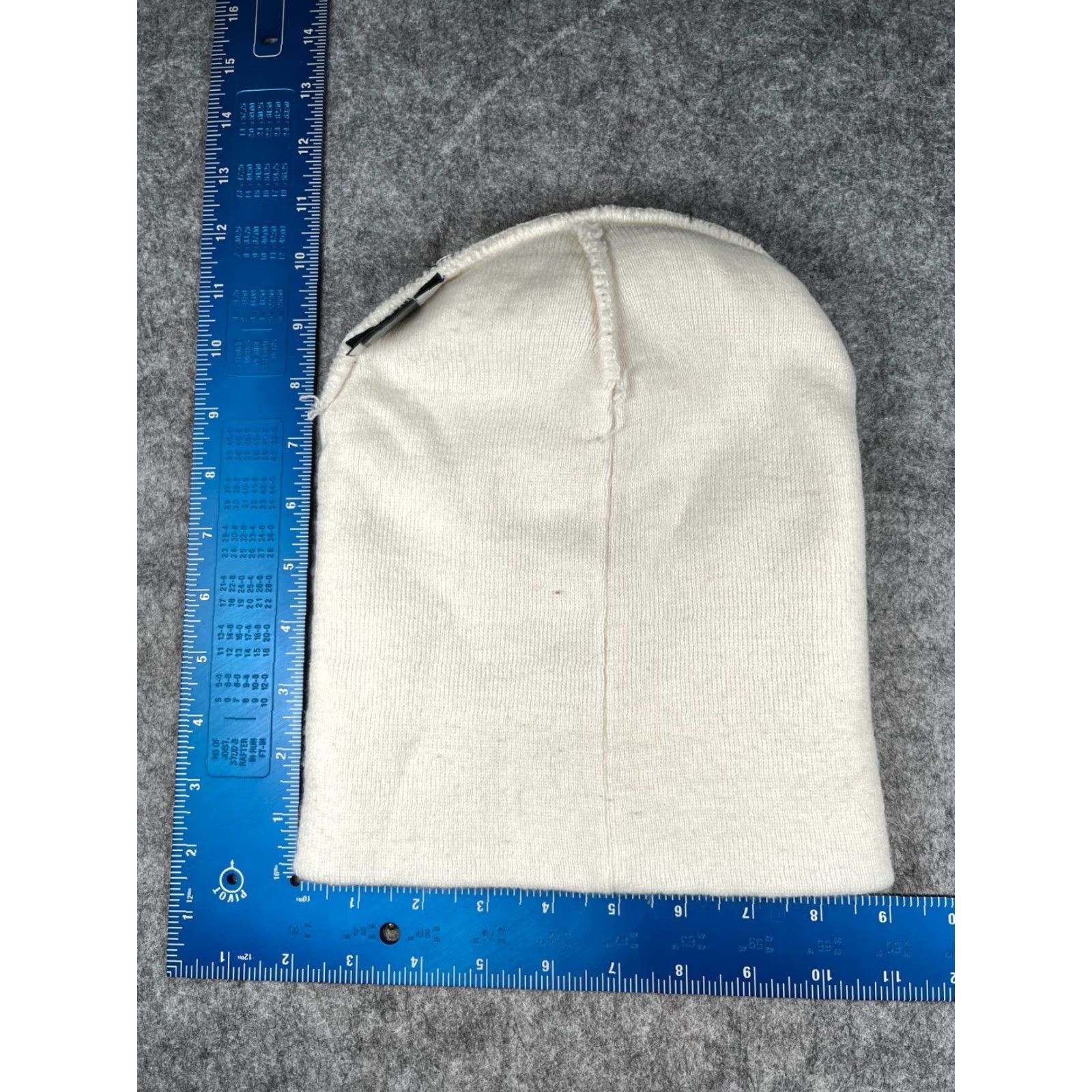 Vintage D&Y Beanie Hat/Toque White One Size Women Knit 100% Acrylic Embroidered Casual Winter Winter 100% Acrylic Beanie Womens Size ONE SIZE - 7 Thumbnail
