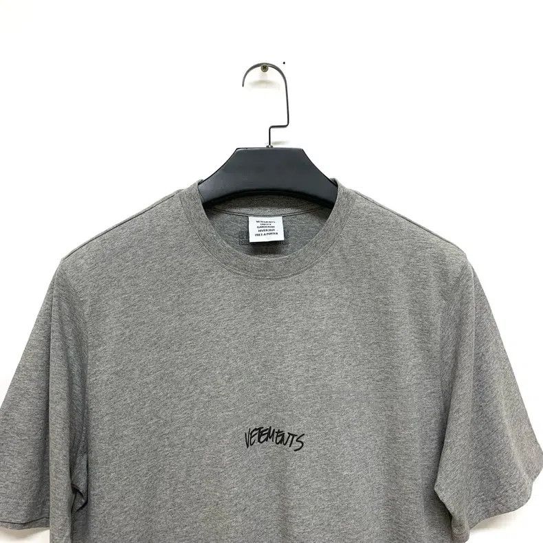 Vetements Vetements Logo embroidered print gray short sleeve T-shirt Size US M / EU 48-50 / 2 - 5 Thumbnail