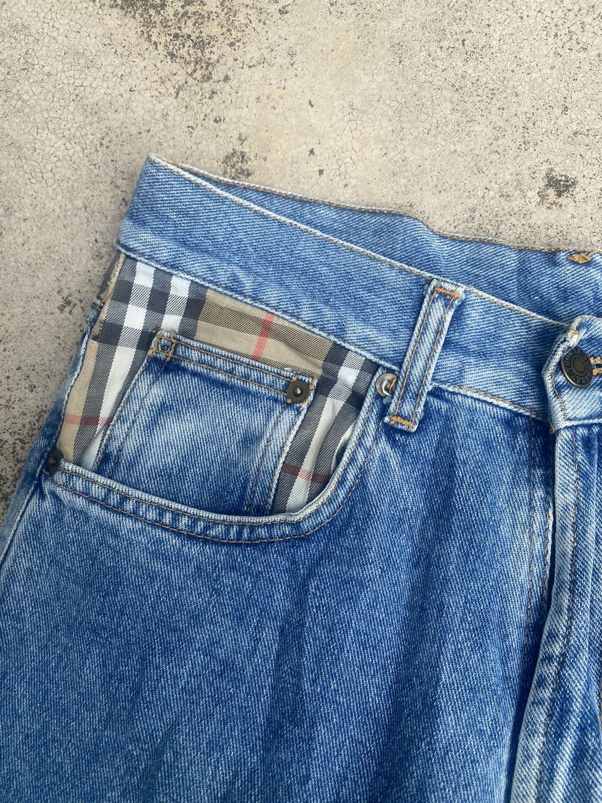 Burberry × Designer × Vintage Vintage Thomas Burberry Loose Wide Leg Jeans Size US 29 - 10 Thumbnail