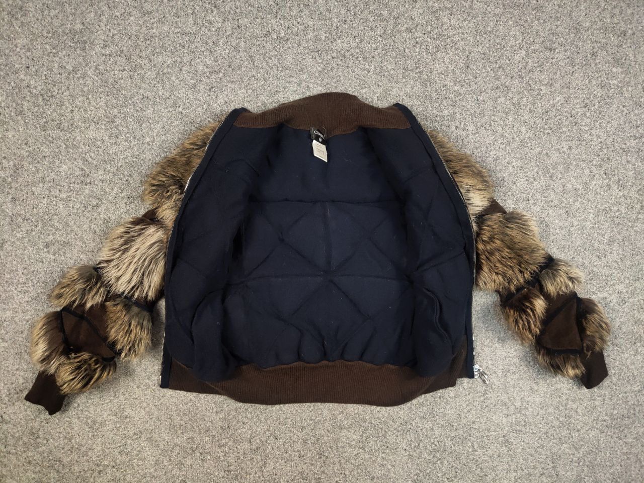 Chanel Chanel La petite veste noire Cachemire Faux Fur Jacket Size XS / US 0-2 / IT 36-38 - 16 Thumbnail
