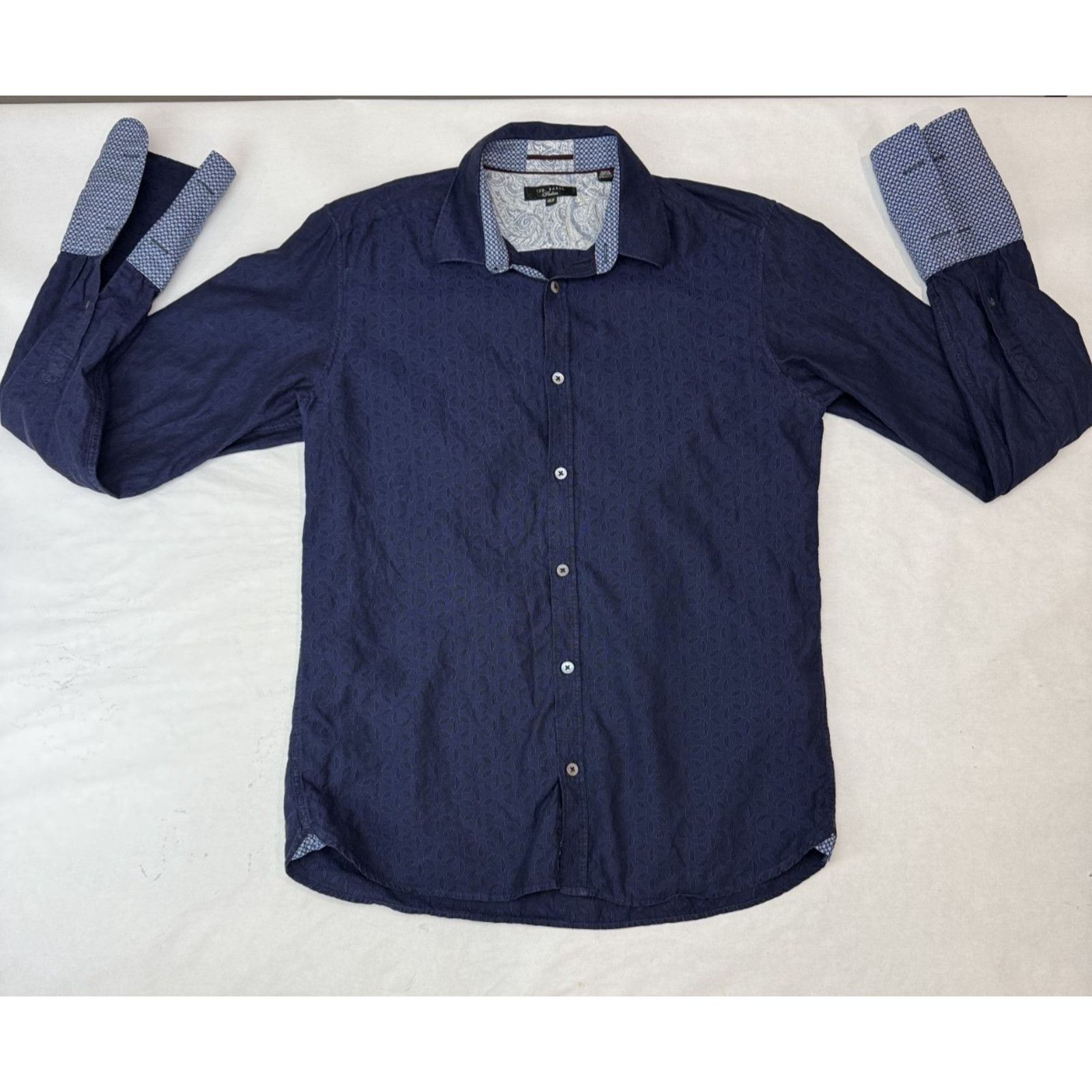 Ted Baker Ted Baker Navy Blue Contrast Flip Cuff Shirt Men Preppy 15.5 Size US M / EU 48-50 / 2 - 1 Thumbnail
