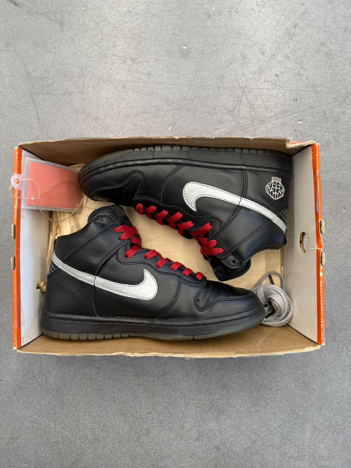 Nike 2004 Nike Dunk High N.E.R.D Pharrell Size US 7.5 / EU 40-41 - 2 Thumbnail