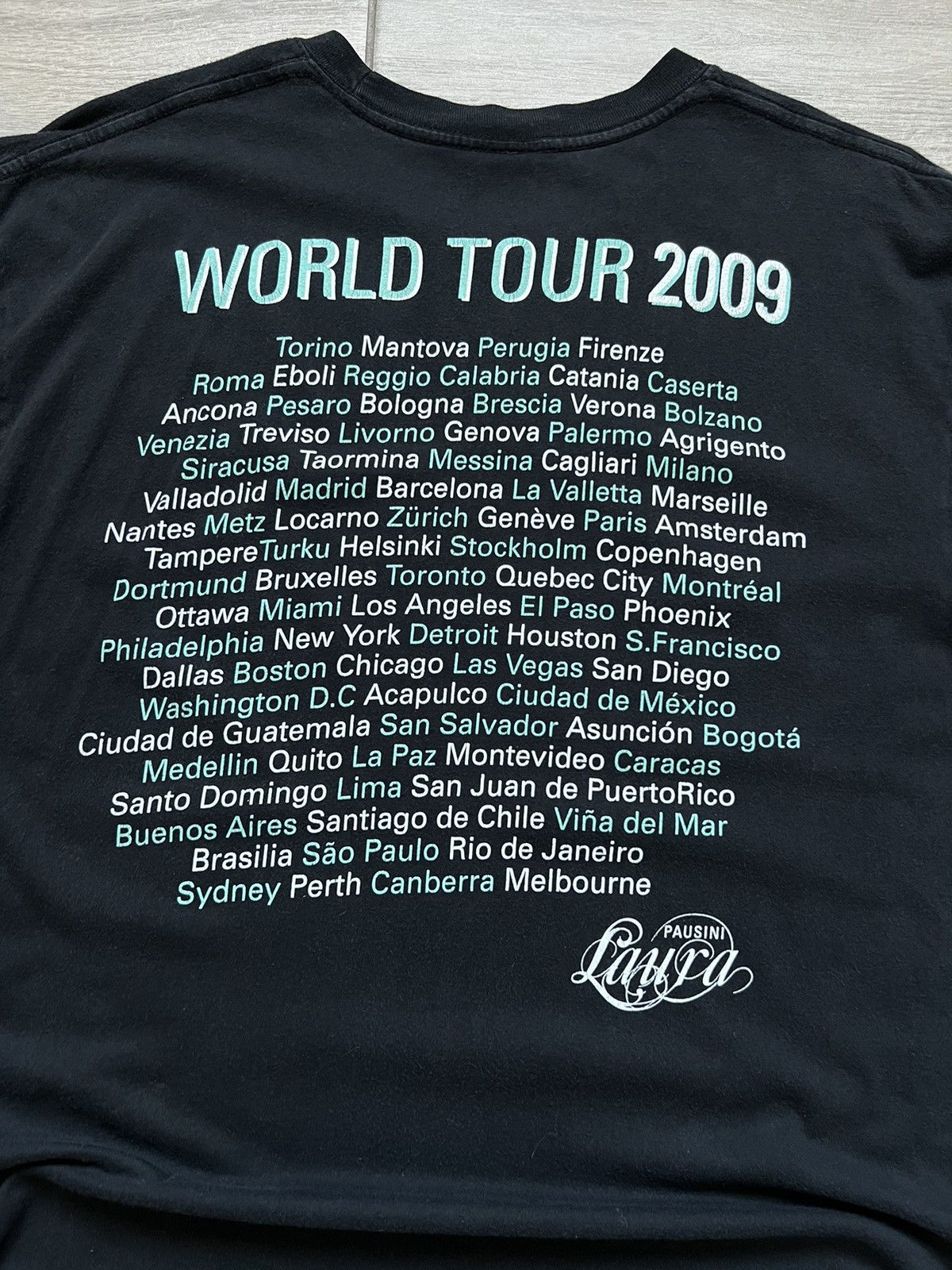 Band Tees 1997 Laura Pausini World Wide Tour Vintage T-Shirt Size US XL / EU 56 / 4 - 10 Thumbnail