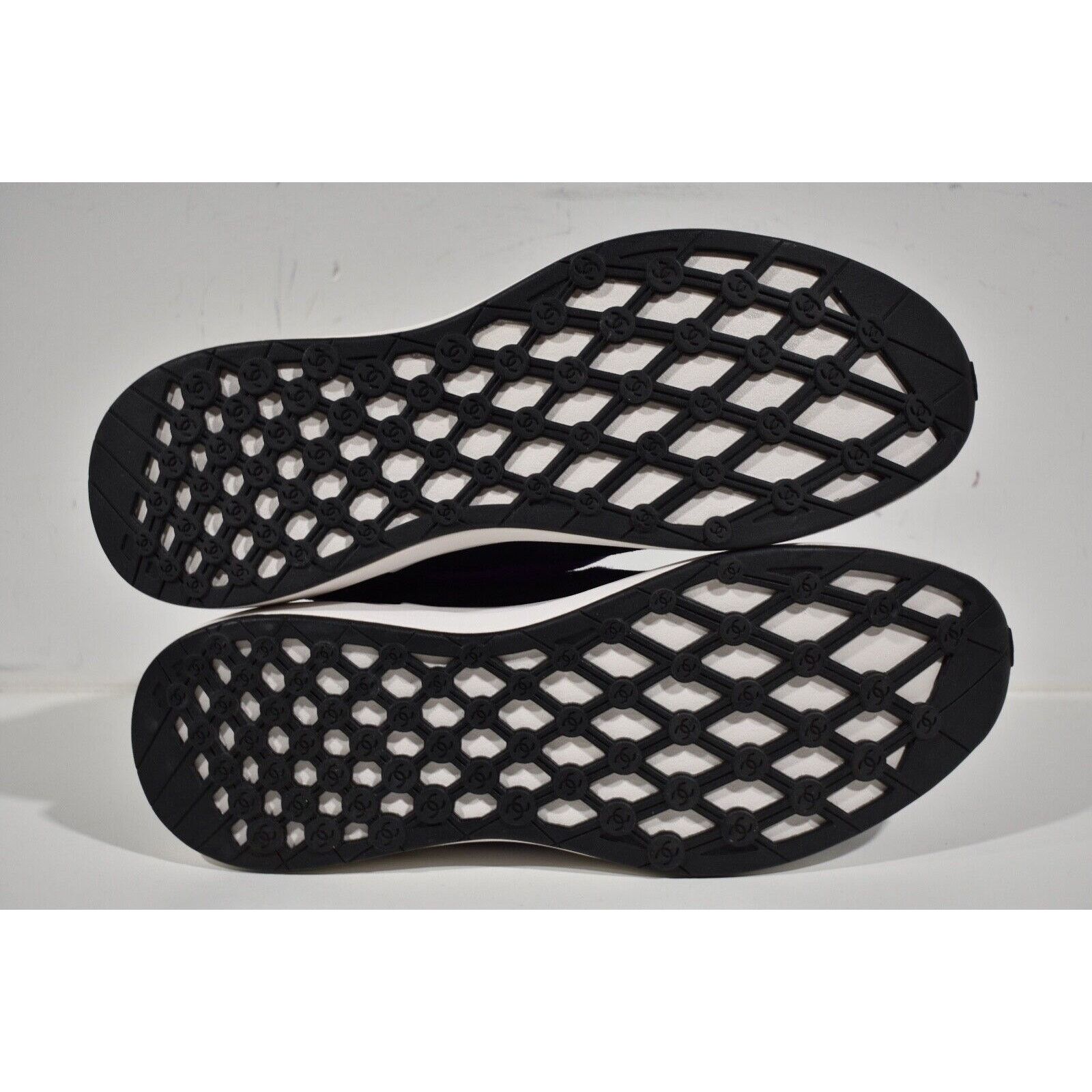 Chanel 21K Suede CC Logo Lace Up Tie Flat Runner Trainer Sneaker 41 Size US 11 / IT 41 - 10 Thumbnail