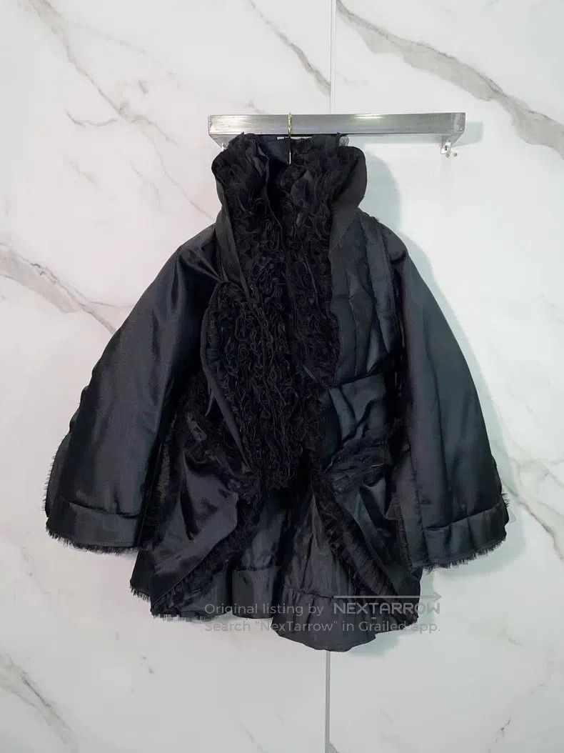 Comme des Garcons Comme Des Garcons Lace Flower Cotton Cape Size S / US 4 / IT 40 - 1 Thumbnail