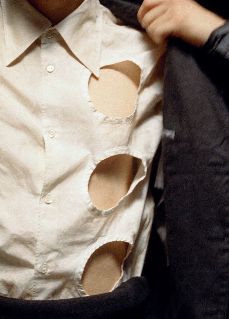 Comme des Garcons Comme des Garcons A shirt with a hole and a dirty stain. Size US XS / EU 42 / 0 - 1 Thumbnail