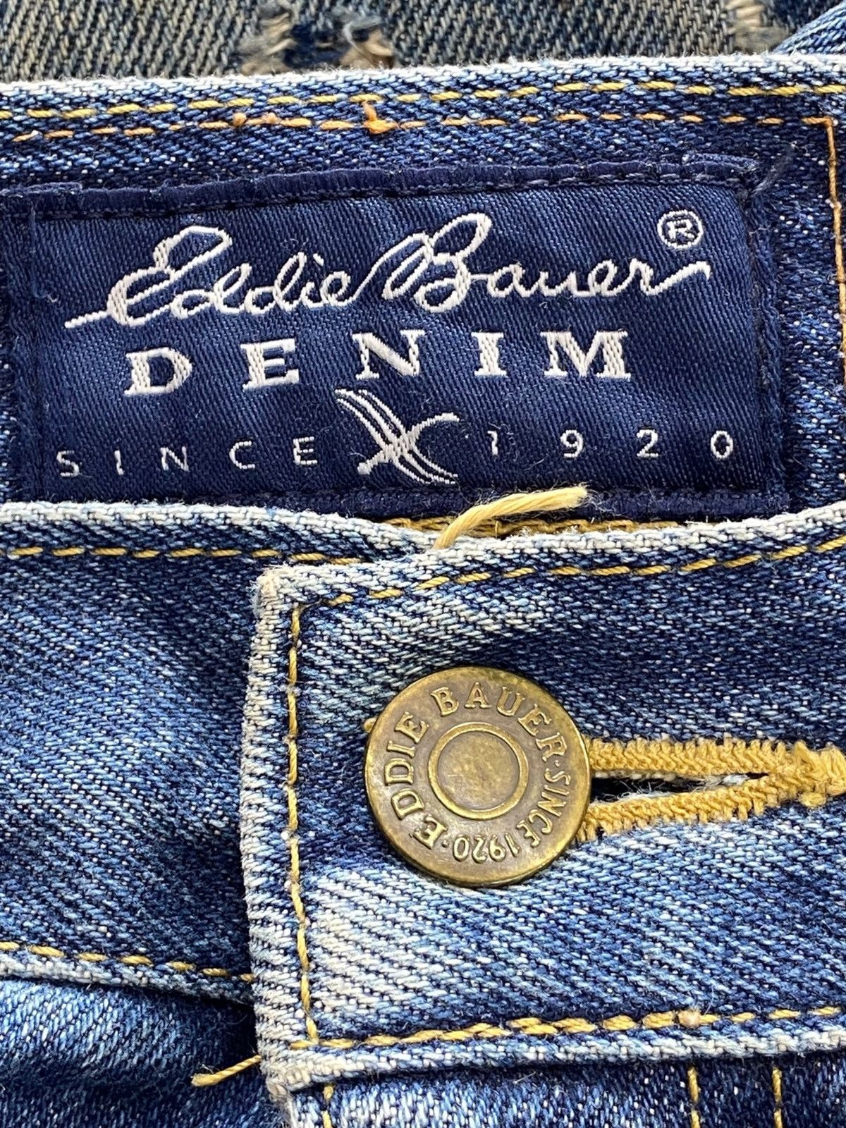 Eddie Bauer Eddie Bauer Faded Blue Wash Distressed Straight Leg Jeans Size US 30 / EU 46 - 10 Thumbnail