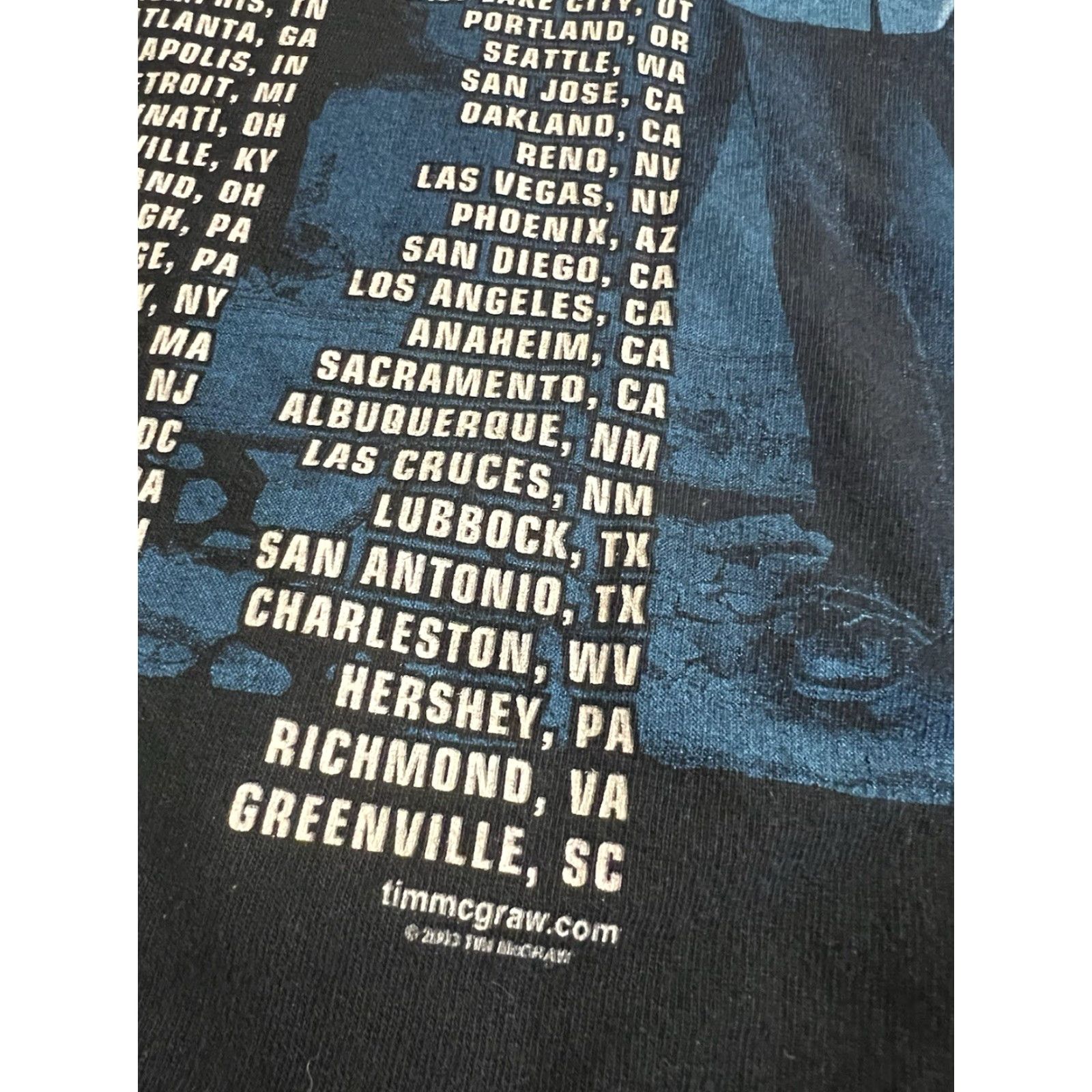 Vintage VINTAGE Tennessee River Tim McGraw & The Dancehall Doctors Graphic T Shirt Medium 2003 Concert Tour Men Black Cotton Short Sleeve Crew Neck Size US M / EU 48-50 / 2 - 5 Thumbnail