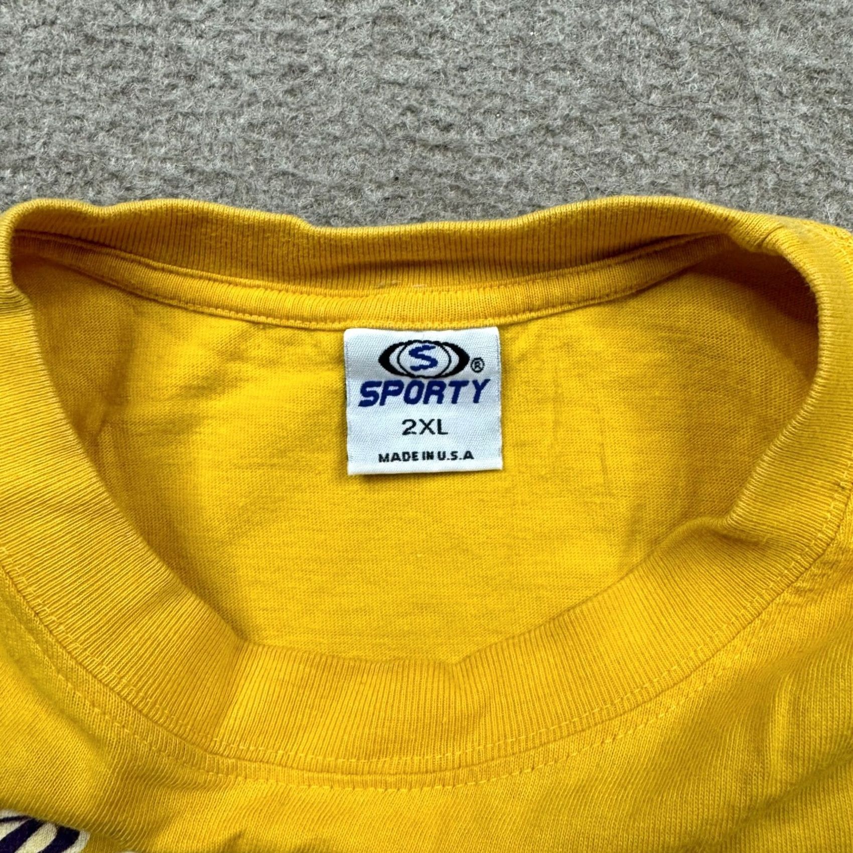 Vintage Sporty Shirt 2XL Yellow LAKERS Finals Graphic Print Mens T-Shirt Basketball Vintage? Size US XXL / EU 58 / 5 - 3 Thumbnail