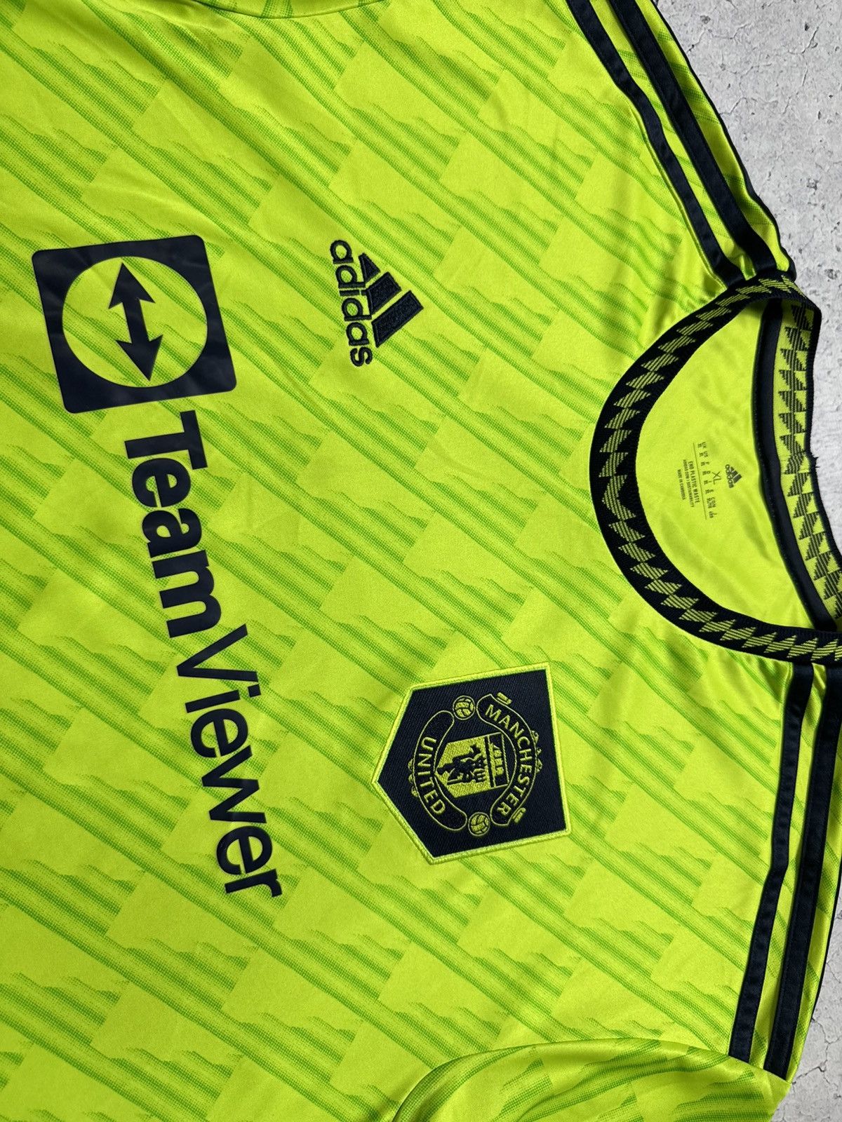 Adidas Adidas FC Manchester United 2022/2023 Soccer Jersey Size US XL / EU 56 / 4 - 7 Thumbnail