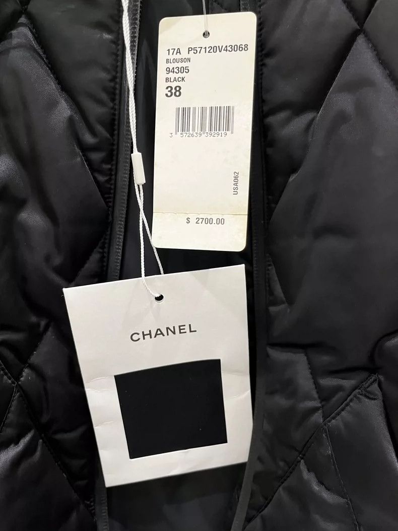 Chanel Chanel Metropolitan Show Black Gold Diamond Goose Down Jac Size XS / US 0-2 / IT 36-38 - 3 Thumbnail