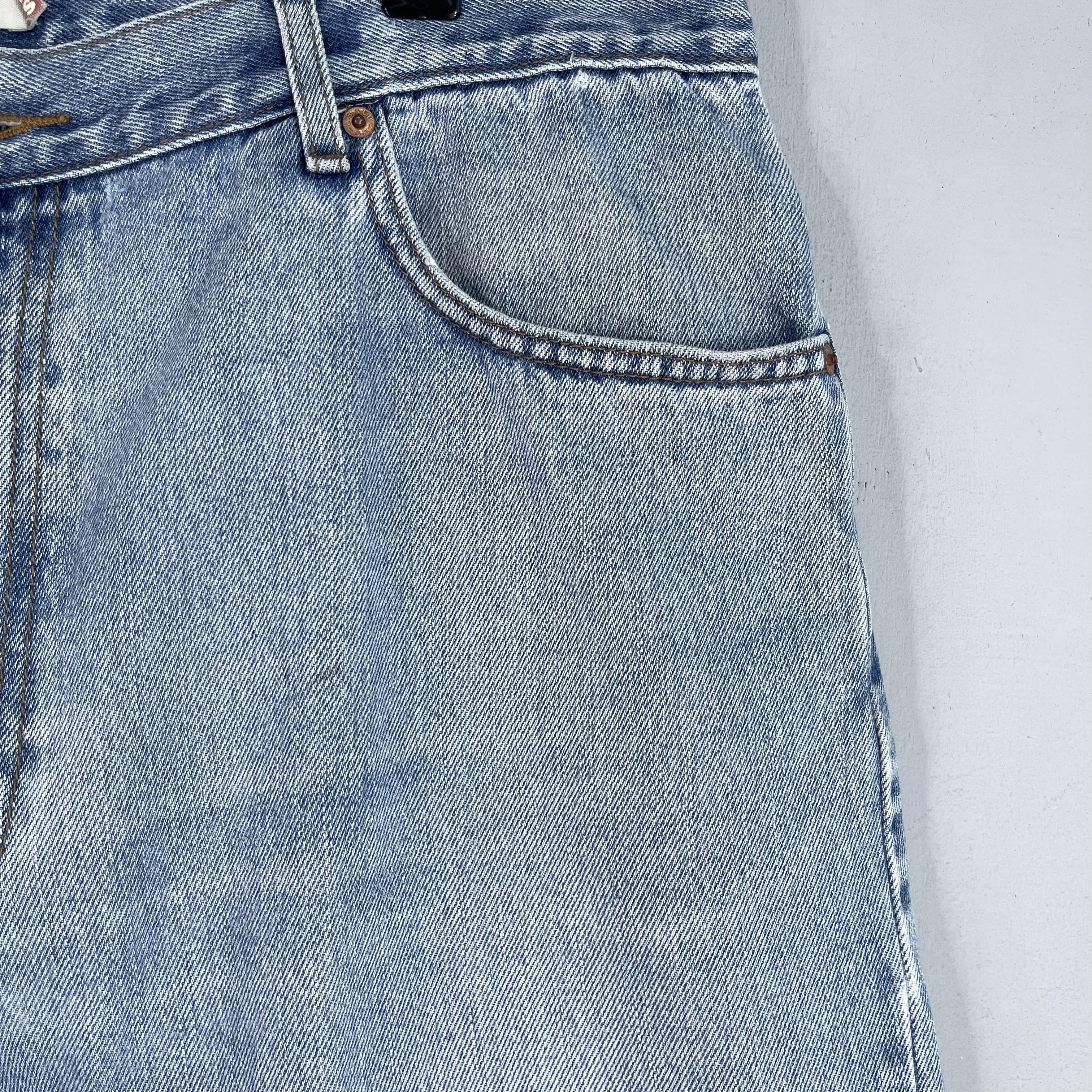 Levi's × Vintage W38 L29 Vintage Levis 505 Distressed Light Blue Wash Jeans Size US 38 / EU 54 - 3 Thumbnail