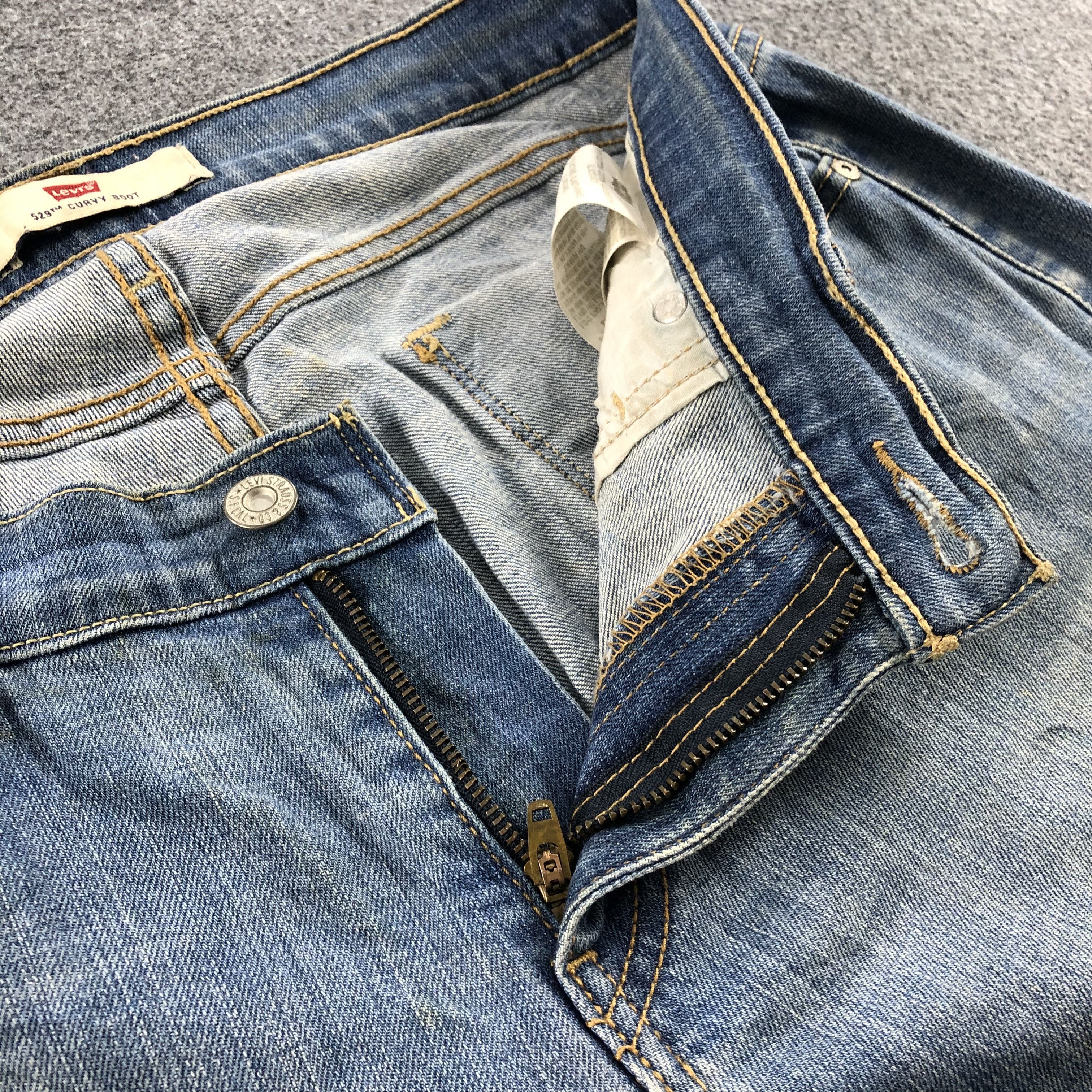 Levi's Vintage Levis Light Wash Jeans- J1332 Size US 33 - 8 Thumbnail