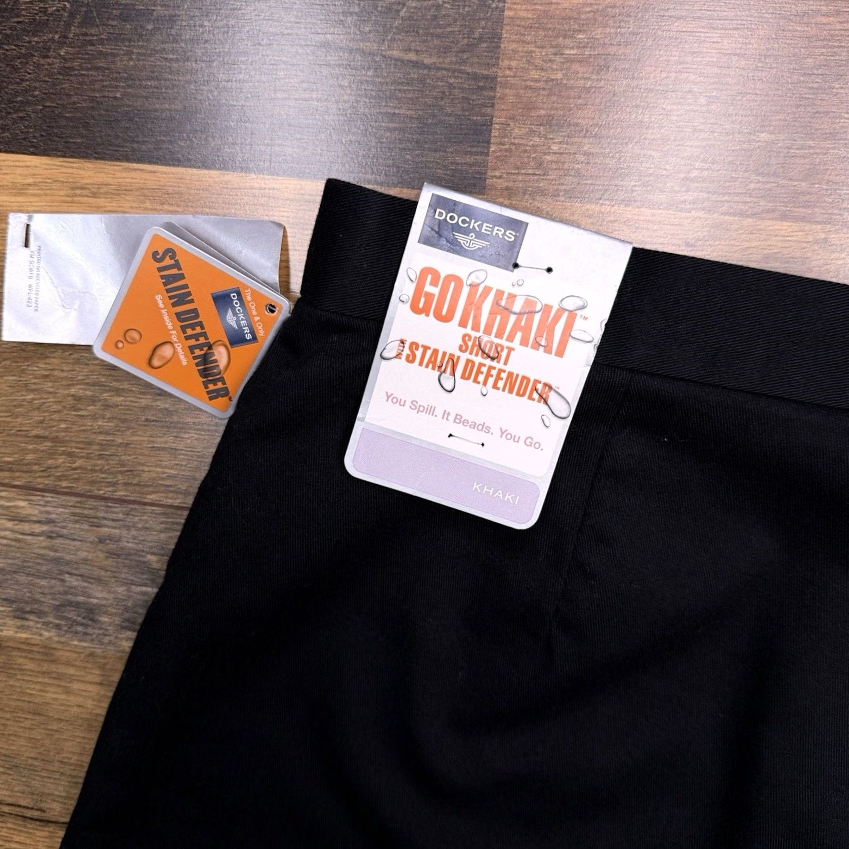Dockers VINTAGE Dockers Womens 8 Black Go Khaki Shorts High Rise Stretch Chino Casual 6in Inseam Regular Size 30" / US 8 / IT 44 - 7 Thumbnail