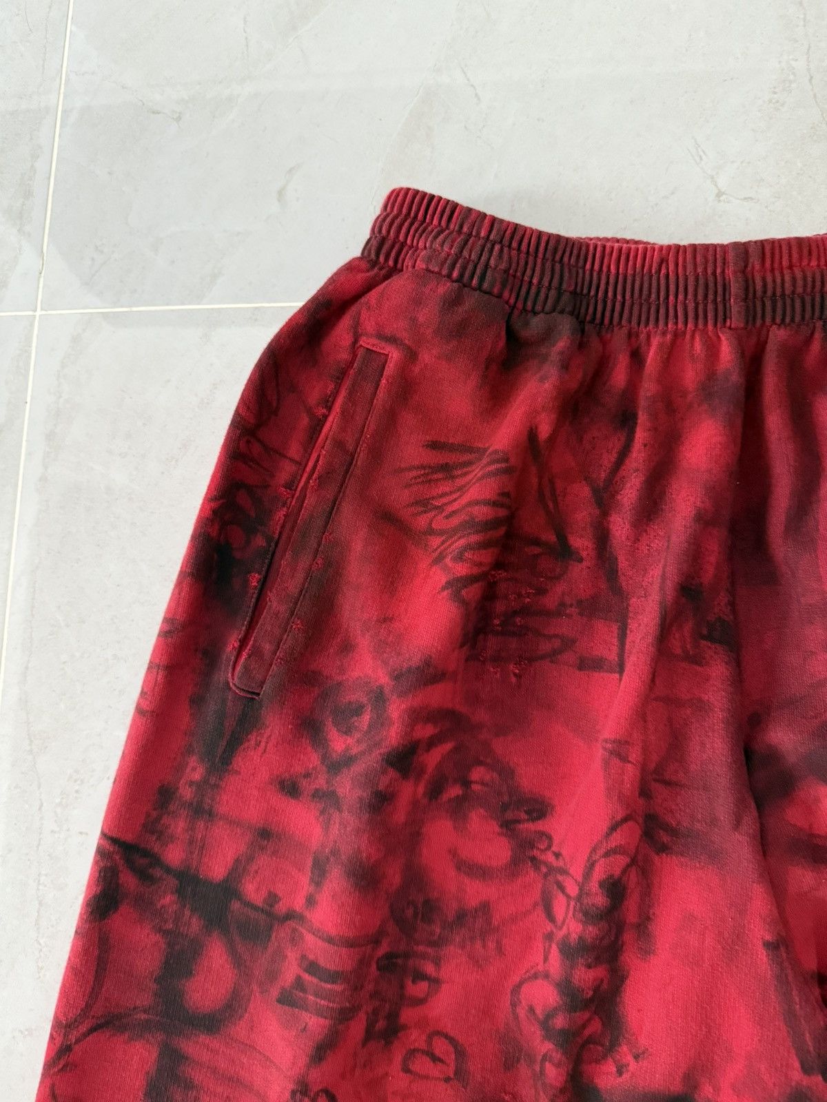 Balenciaga Balenciaga SS23 Red Skater Graffiti Sweatpants Sz.M Size US 34 / EU 50 - 4 Thumbnail