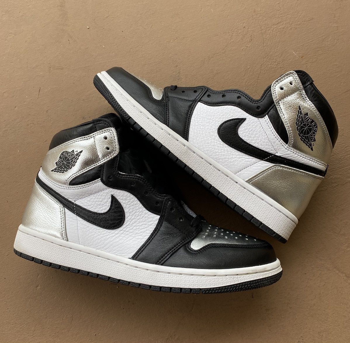 snipes jordan 1 silver toe