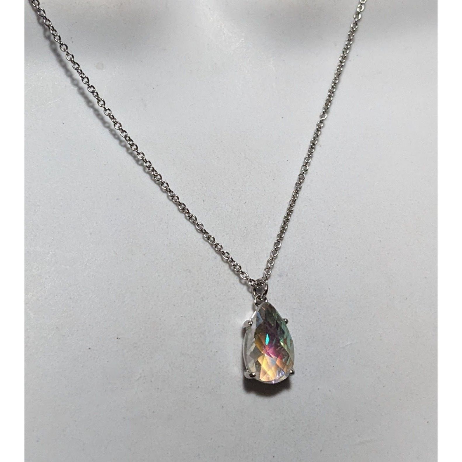 Other Whimsical Elegant Aurora Borealis Teardrop Pendant Necklace Size ONE SIZE - 6 Thumbnail