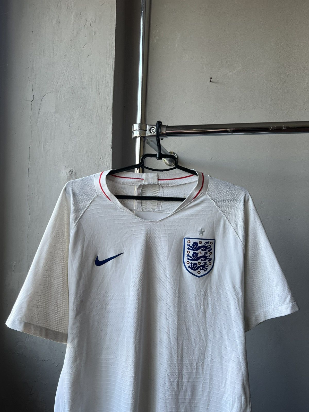 Nike 2018/19 ENGLAND TEAM HOME PLAYER ISSUED SOCCER JERSEY Size US XL / EU 56 / 4 - 3 Thumbnail