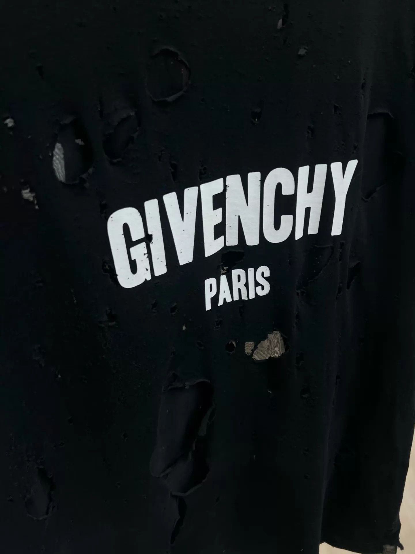 Givenchy Givenchy Distressed Ripped Short Tee XXS (Like New, Classic) Size US XXS / EU 40 - 2 Thumbnail