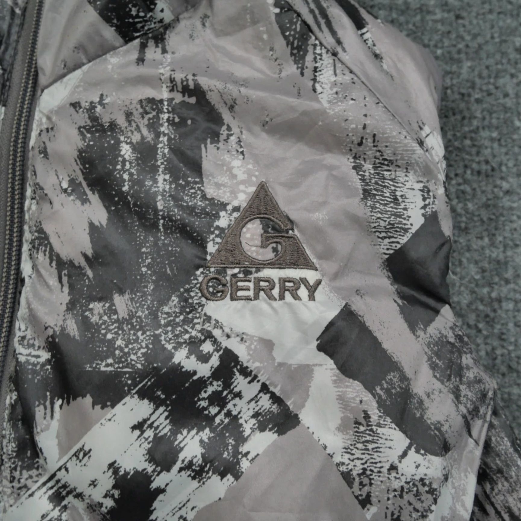 Vintage Gerry Vest Womens Medium Grey Down Puffer Reversible Hooded Outdoors Jacket Coat Size M / US 6-8 / IT 42-44 - 6 Thumbnail