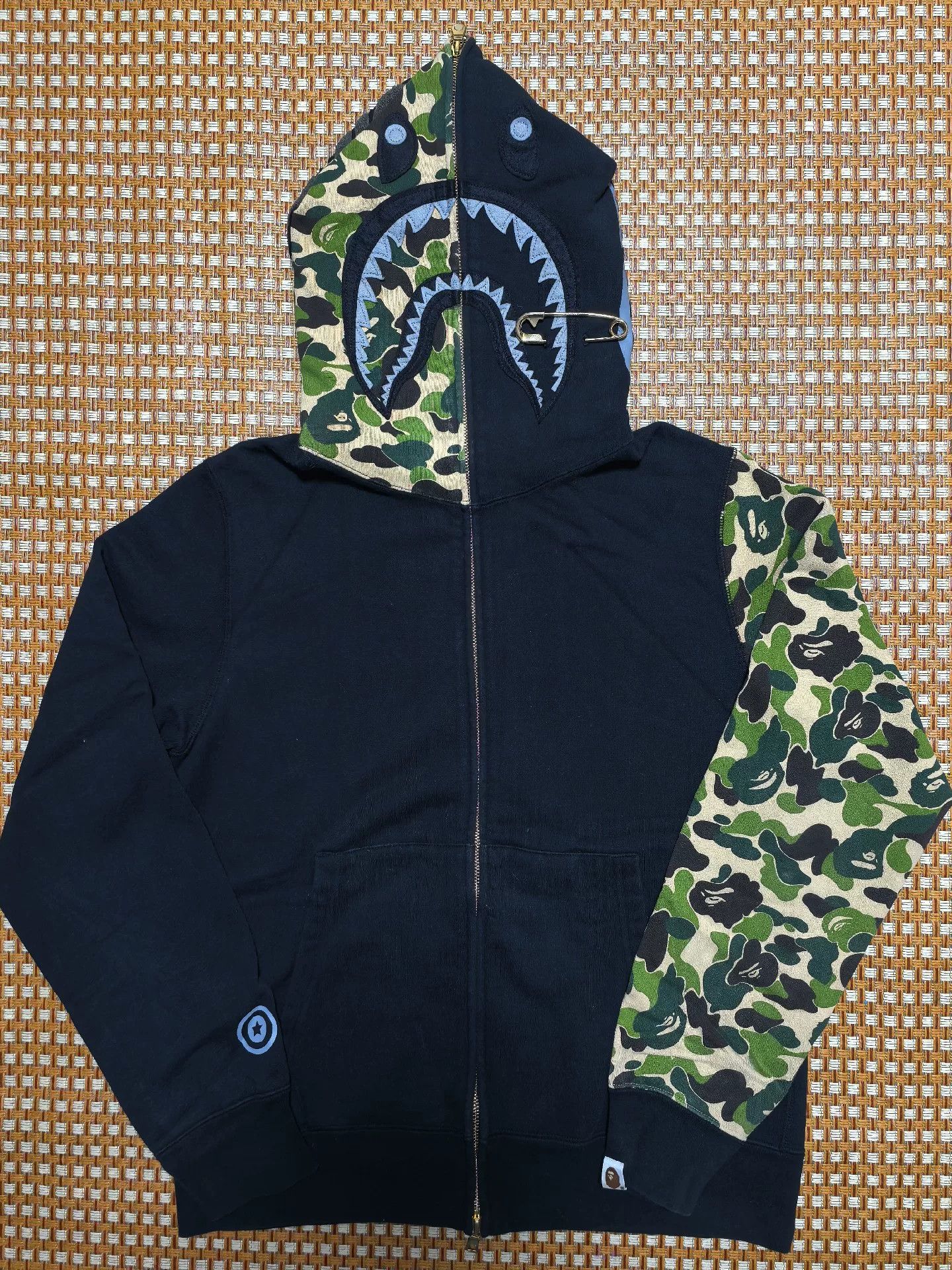Bape Bape Multi Shark Sweatshirt Pullover Size US L / EU 52-54 / 3 - 1 Thumbnail