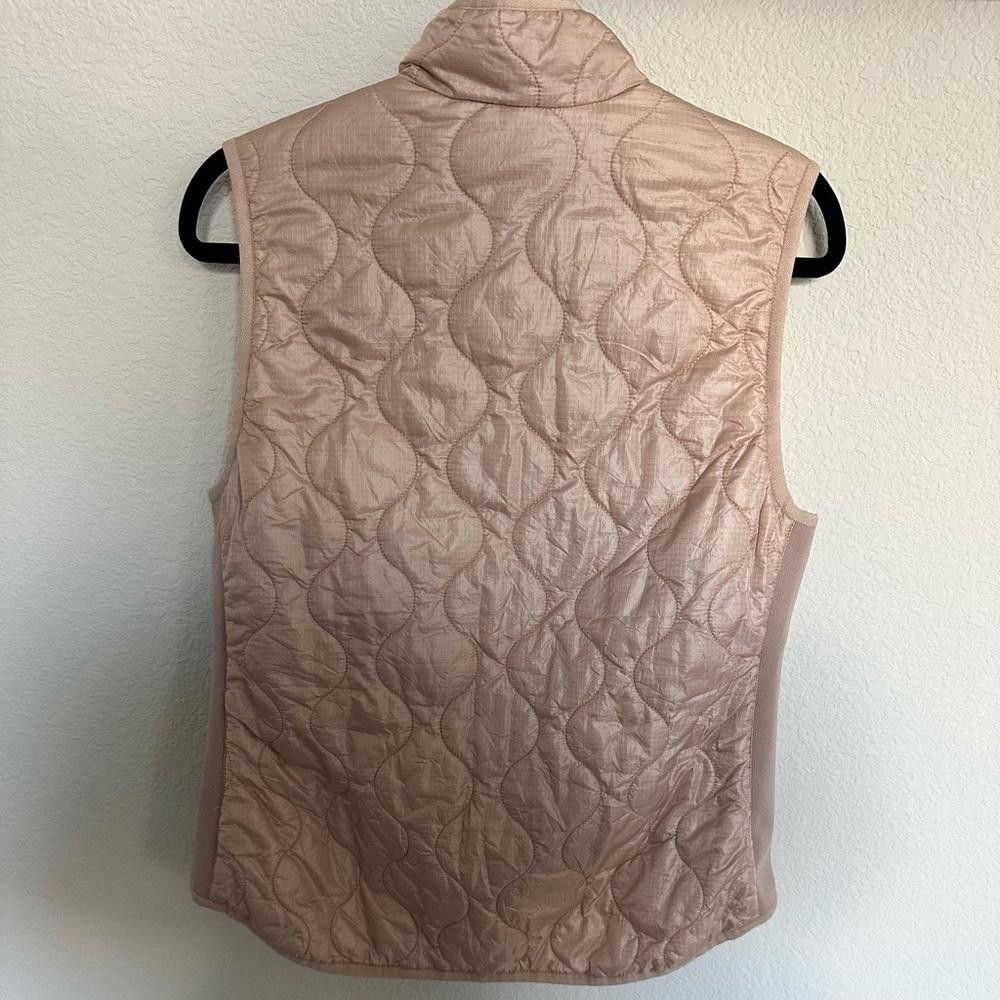 J.Crew J. Crew Quilted Ultralight Layering Vest Blush Pink Medium Size M / US 6-8 / IT 42-44 - 9 Thumbnail