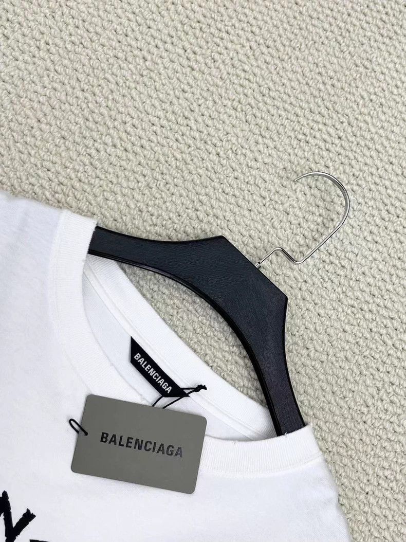 Balenciaga Balenciaga White Marathon Running Pattern Letter logo Shor Size US L / EU 52-54 / 3 - 3 Thumbnail