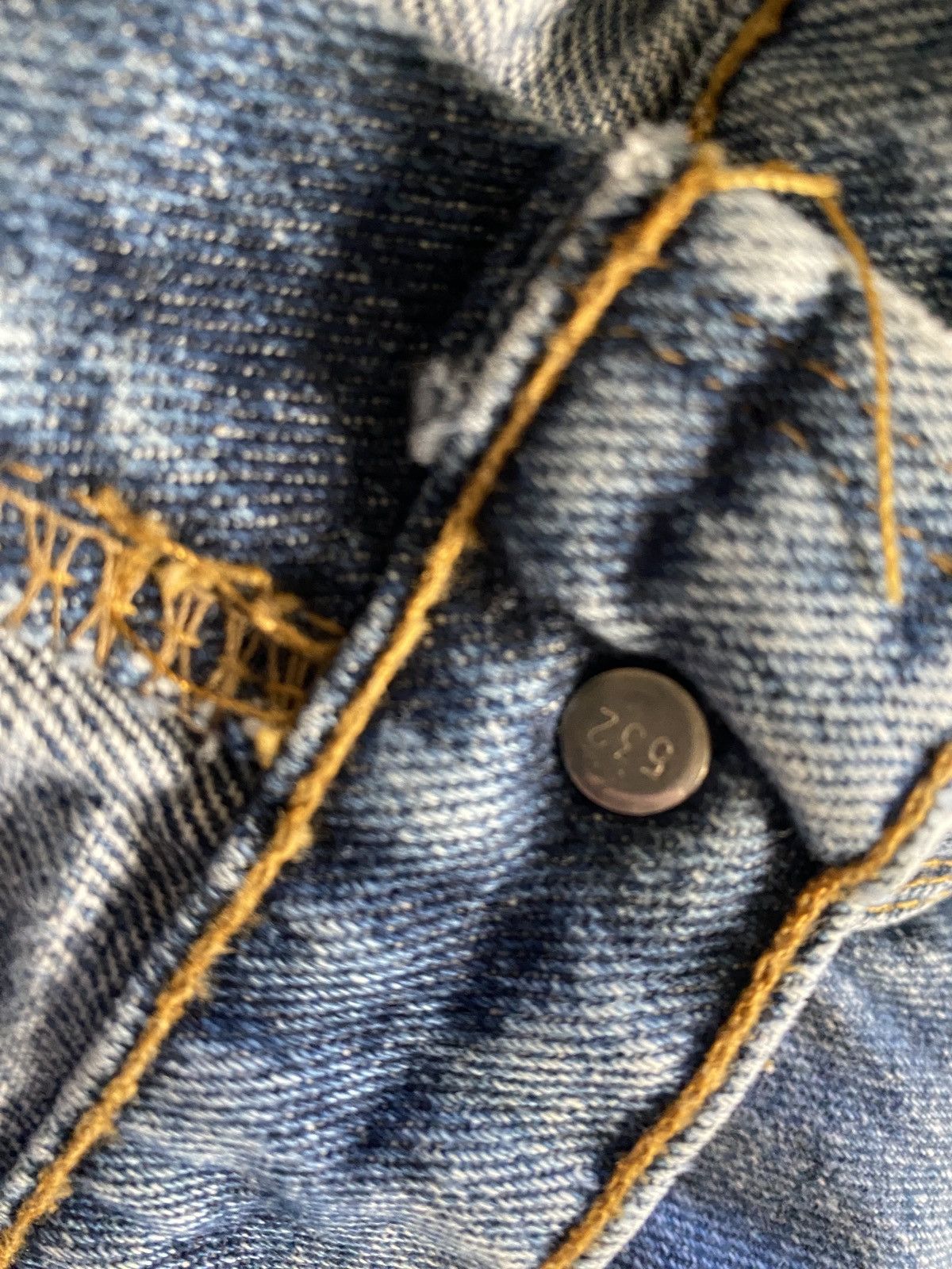 Levi's Vintage 1993 Levi’s 550 Relaxed Fit Blue Denim Jean 35x30 Size US 35 - 18 Thumbnail