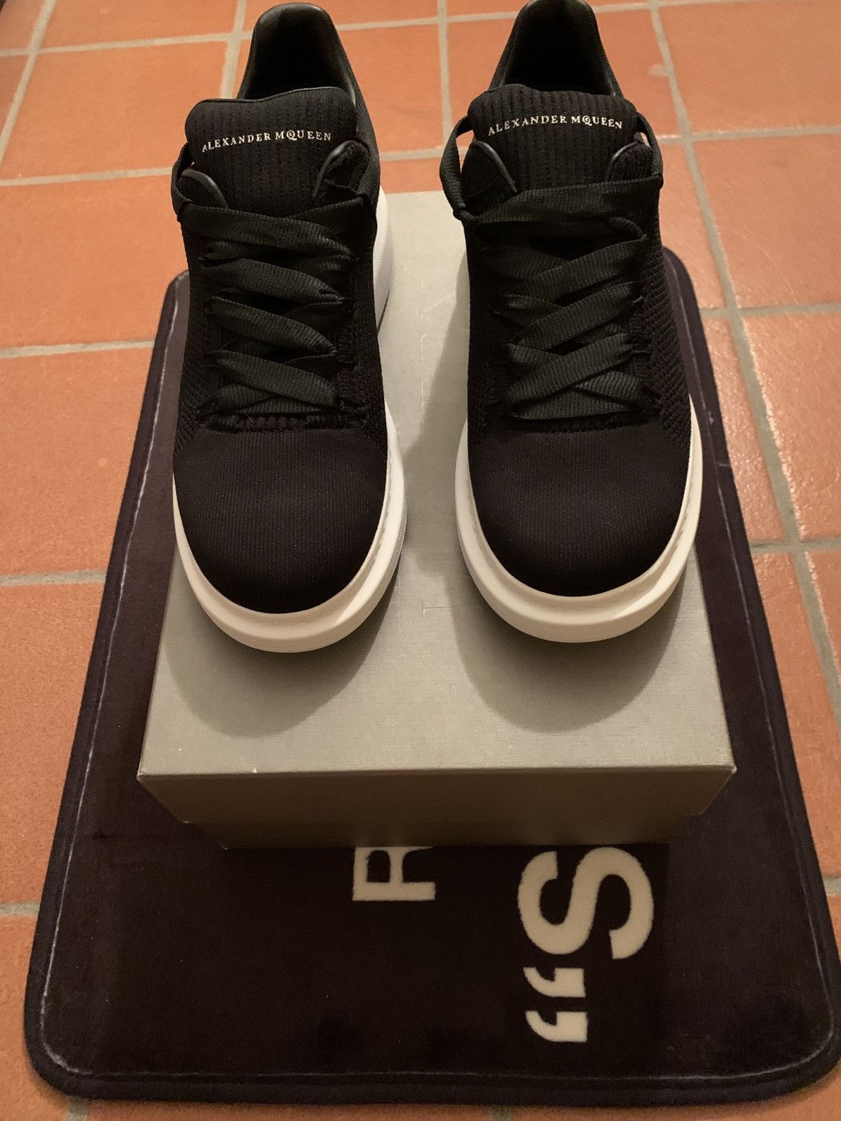 Alexander McQueen Alexander McQueen Oversized Sneakers Size US 9.5 / EU 42-43 - 7 Thumbnail