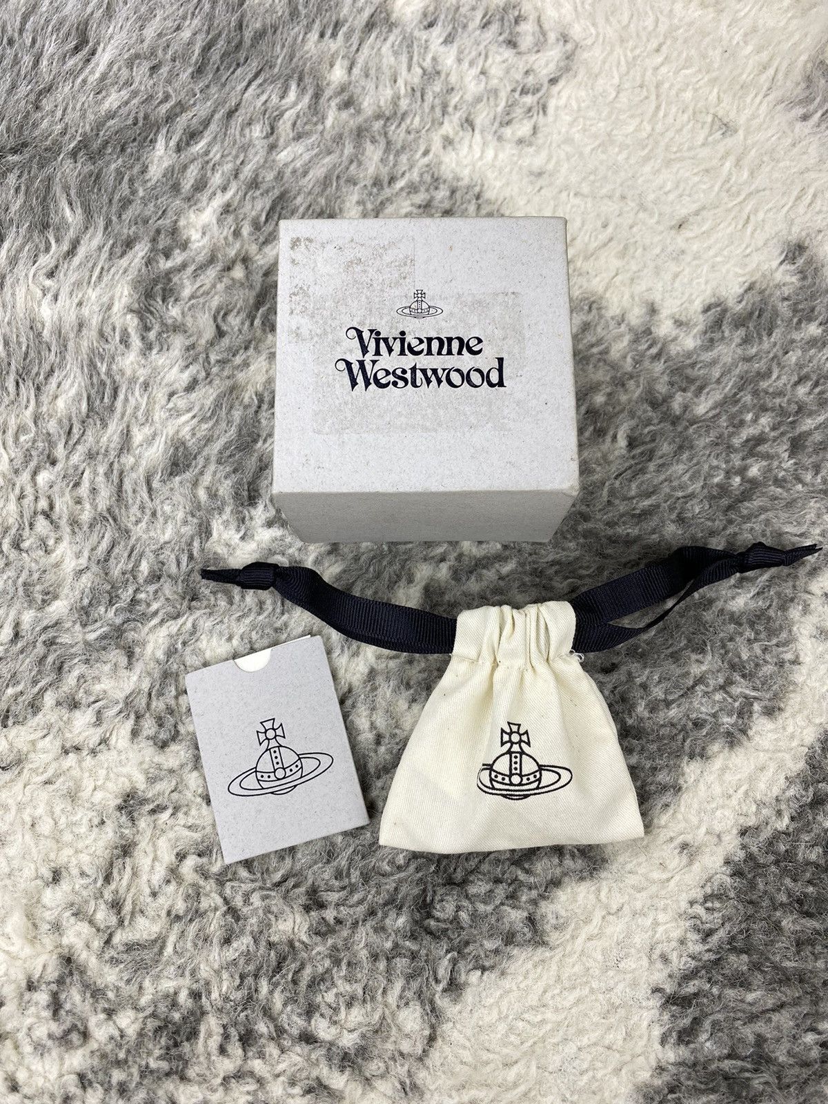 Vivienne Westwood NWT Vivienne Westwood Gold/Rose Gold Very Rare Pin Earrings Size ONE SIZE - 2 Thumbnail