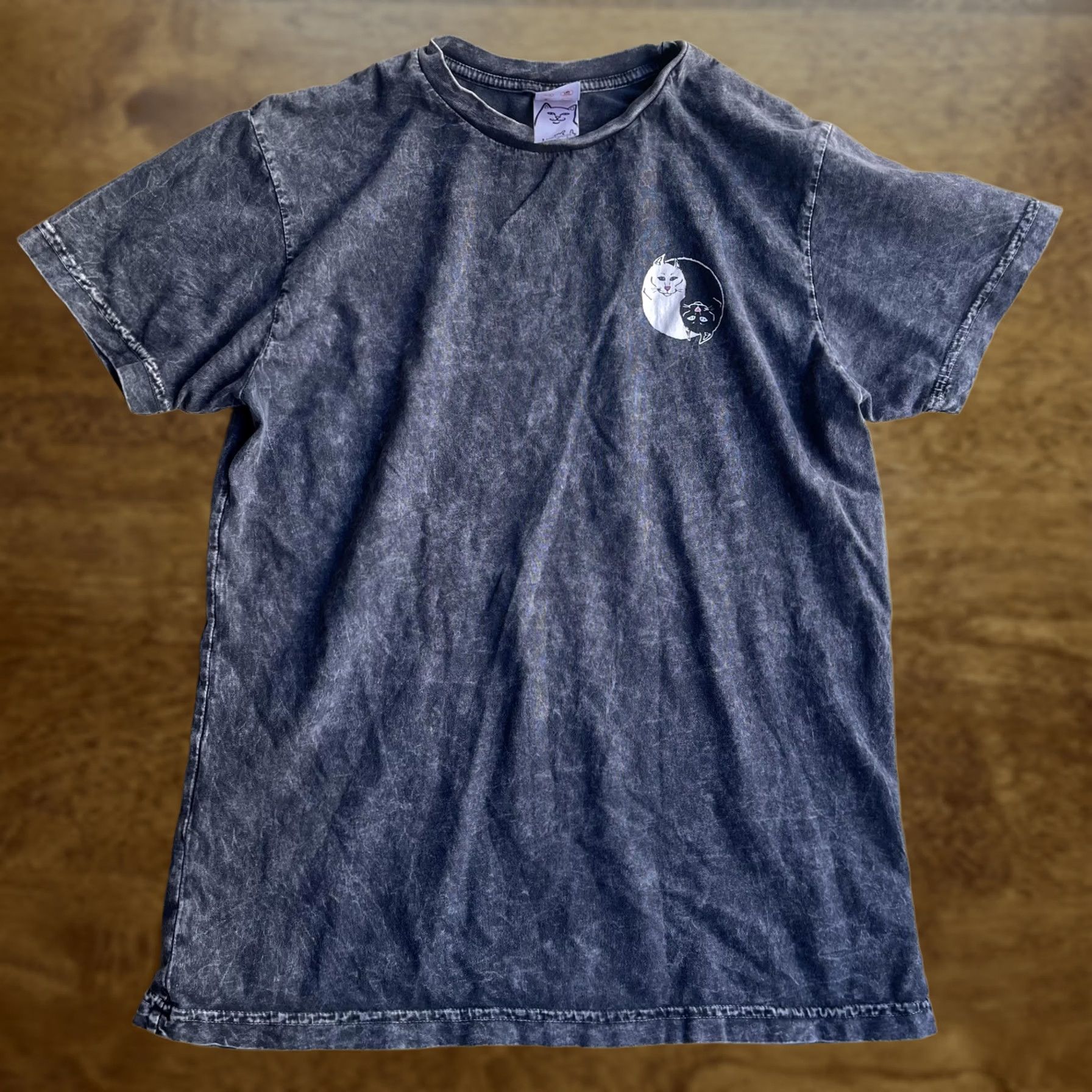 RIPNDIP RIPNDIP Shirt Mens Medium Gray Cat Yin Yang Graphic Double Sided Tee T-Shirt Size US M / EU 48-50 / 2 - 1 Thumbnail