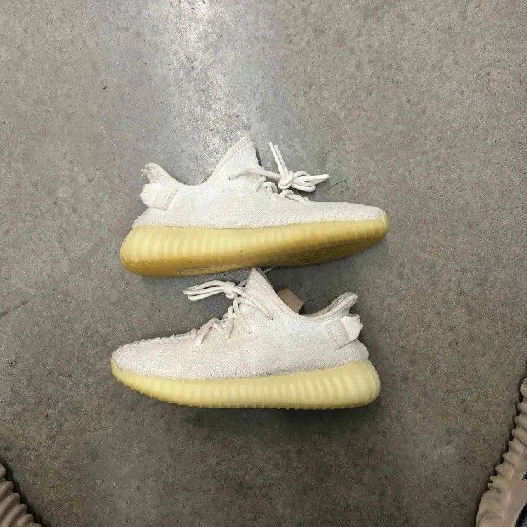Adidas Adidas Yeezy Boost 350 V2 Cream White Triple CP9366 Size 4.5 Size US 4.5 / IT 34.5 - 1 Thumbnail