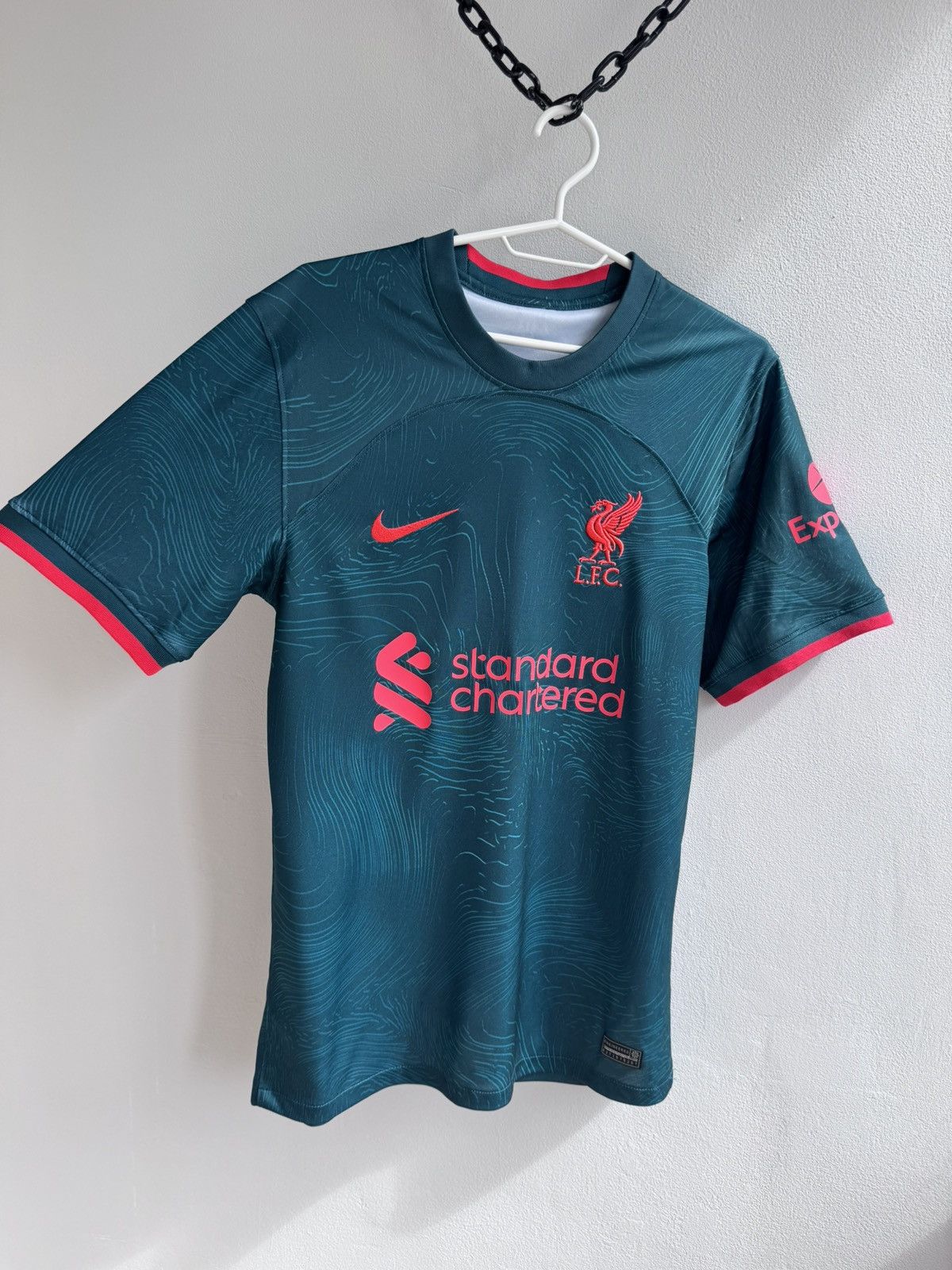 Nike LIVERPOOL 2022 2023 THIRD FOOTBALL SOCCER SHIRT JERSEY NIKE Size US S / EU 44-46 / 1 - 3 Thumbnail