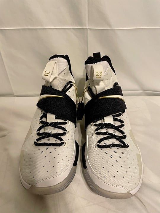 Nike Nike LeBron XIV 2017 860634-100 Size 10.5 High Tops Limited Size US 10.5 / EU 43-44 - 1 Thumbnail