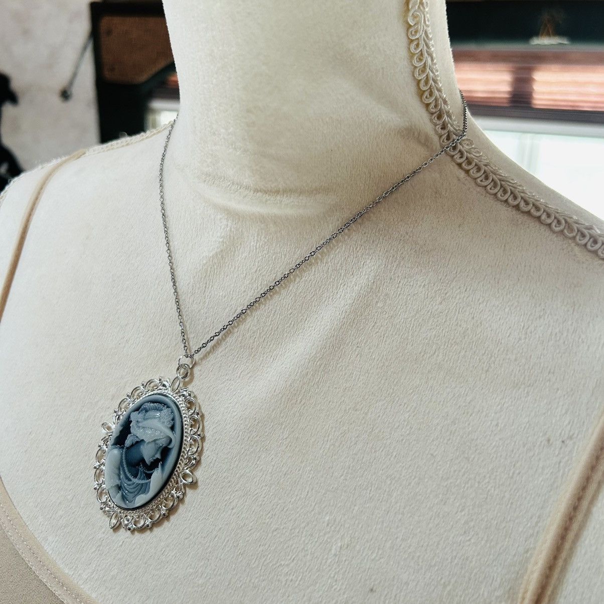 Handmade Handcrafted charcoal opalescent Victorian lady necklace Size ONE SIZE - 4 Thumbnail