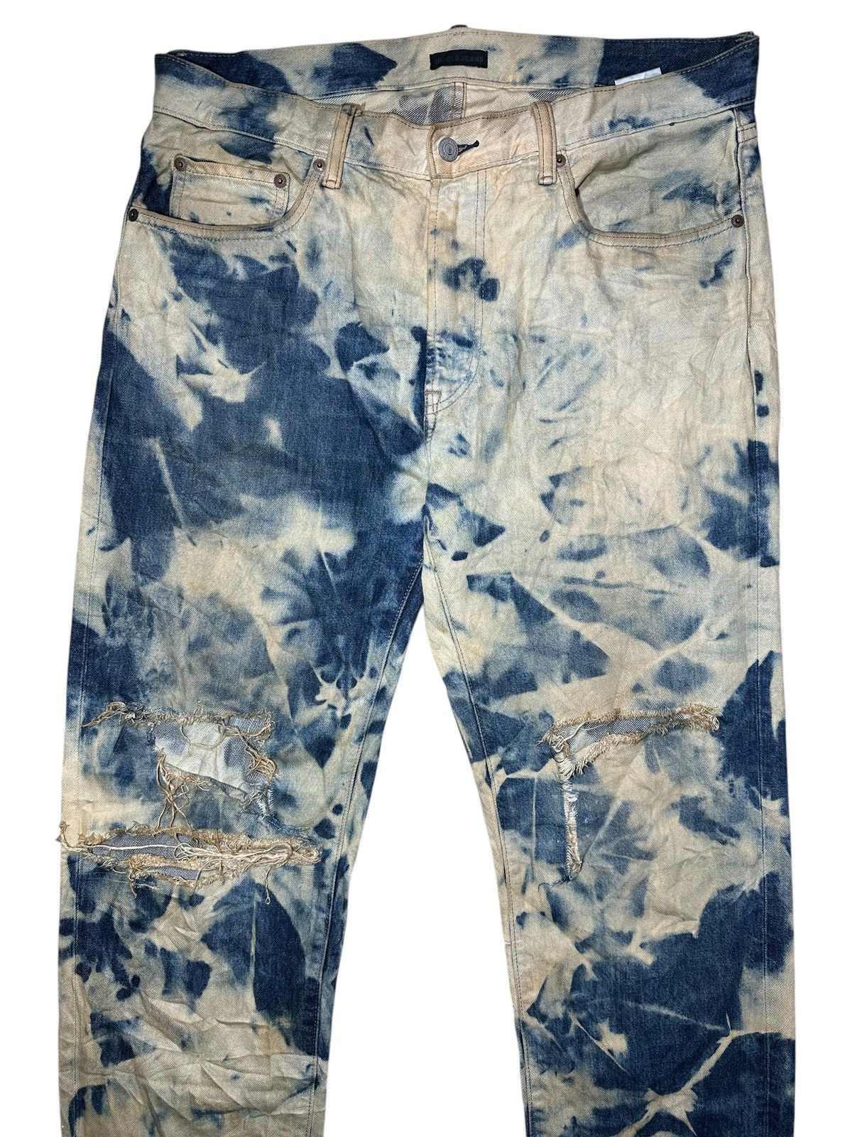 Uniqlo Uniqlo acid-wash, distressed denim jeans Size US 37 - 2 Thumbnail