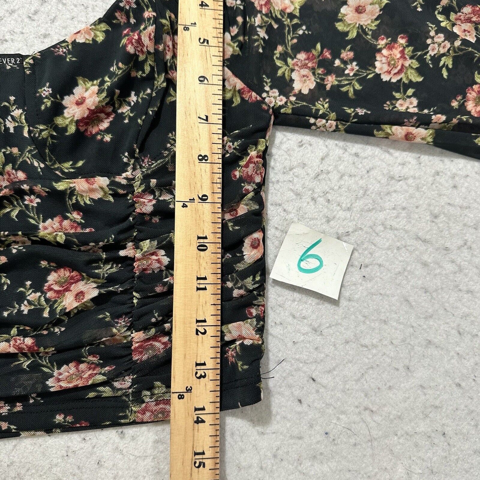 Forever 21 Forever 21 Small Off Shoulder Black Floral Cropped Blouse Size S / US 4 / IT 40 - 7 Thumbnail