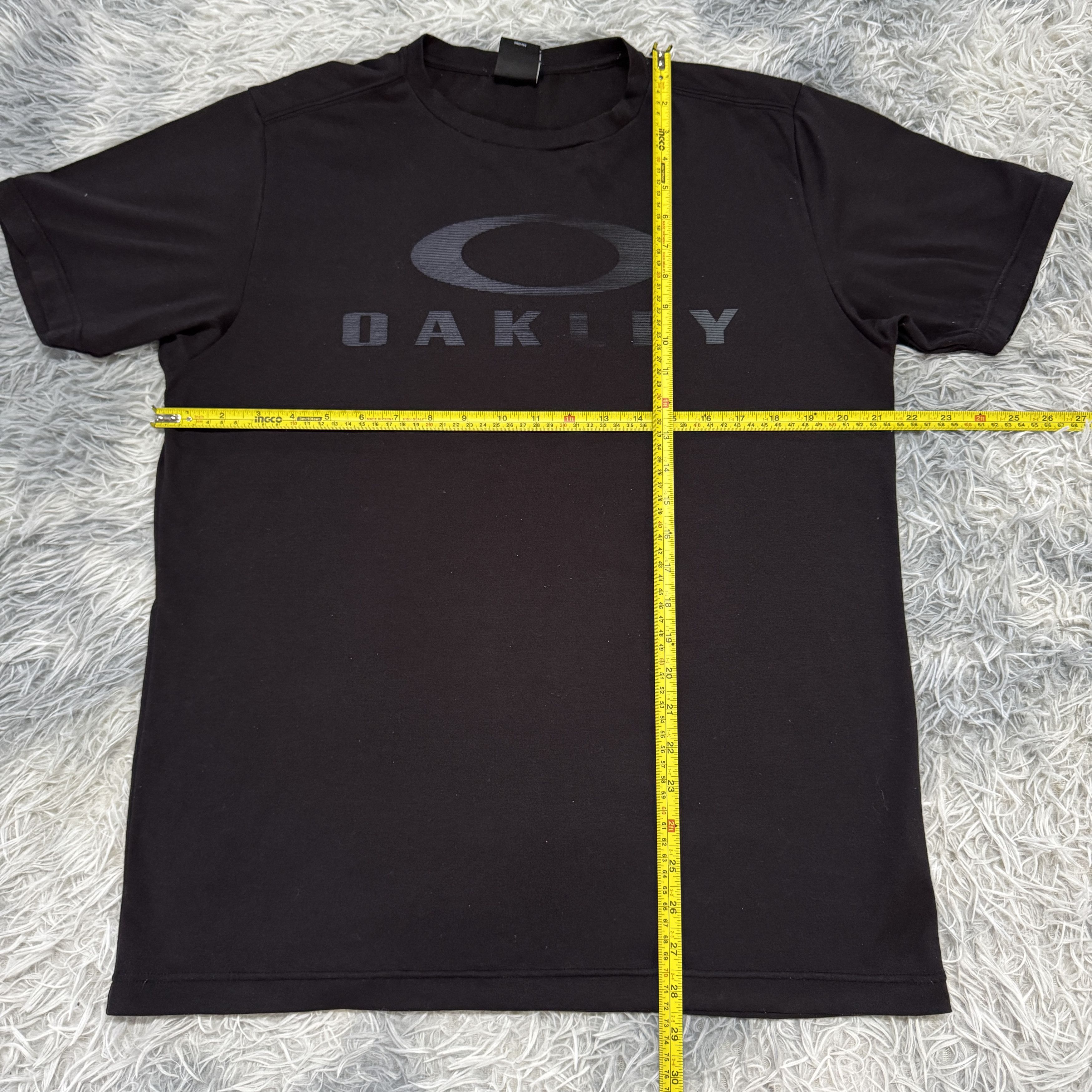 Oakley Vintage Y2K Oakley Men's Big Logo Sunfaded Tshirt Size US L / EU 52-54 / 3 - 5 Thumbnail