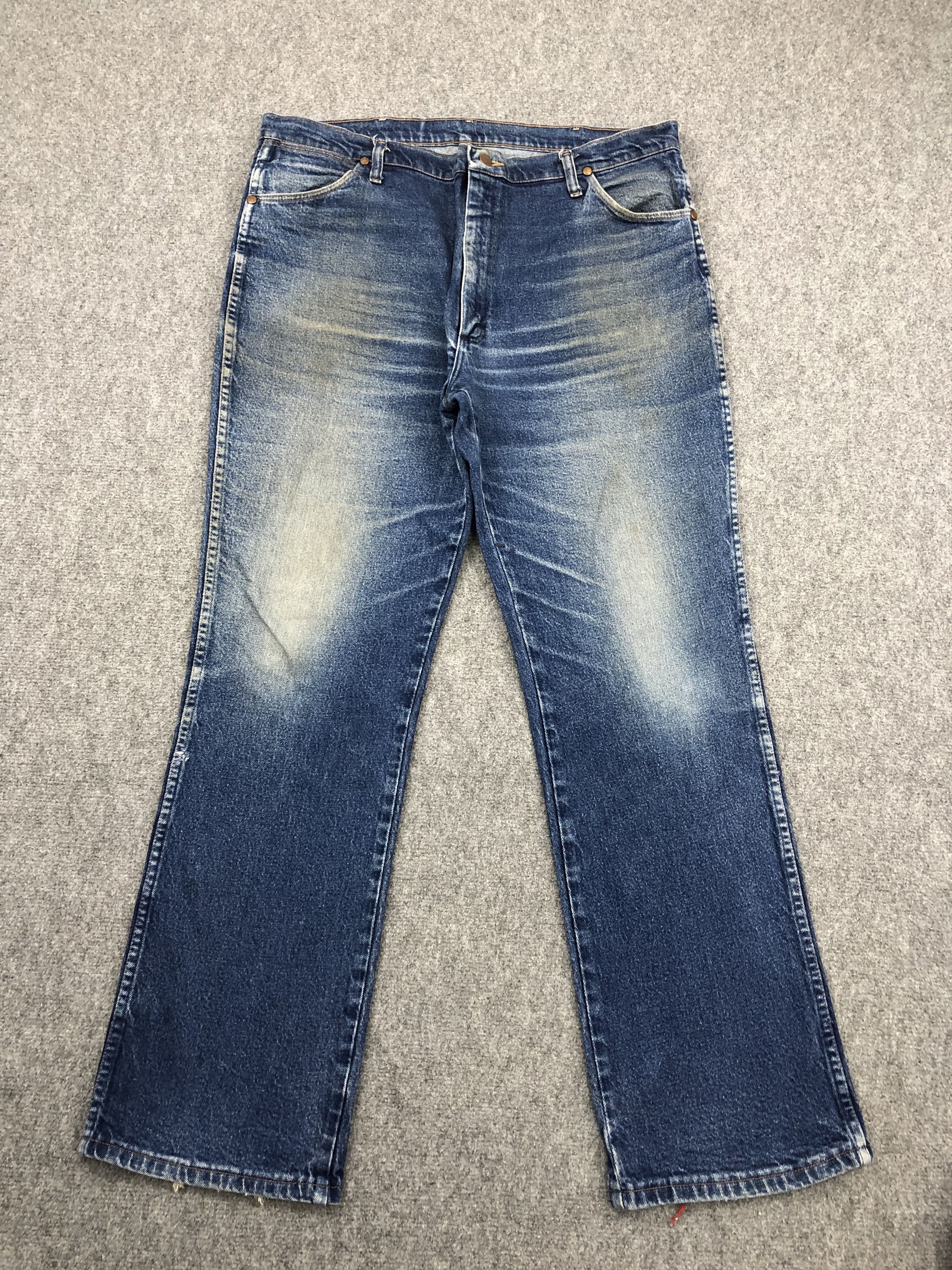 Vintage Vintage Wrangler Faded Blue Jeans DP1479 Size US 40 / EU 56 - 1 Thumbnail