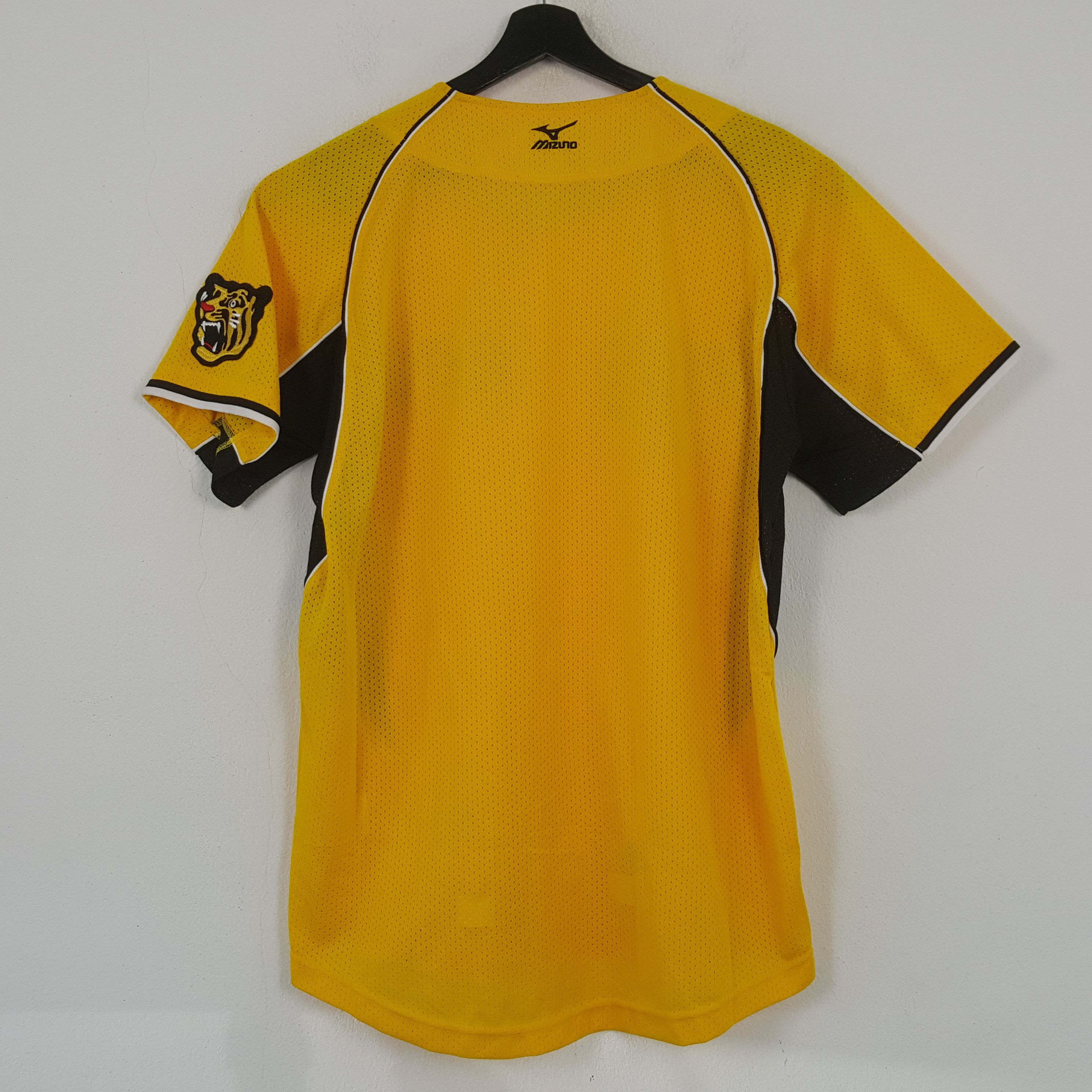 Japanese Brand HANSHINT TIGERS Japanese Baseball Team Jersey C294N28 Size US M / EU 48-50 / 2 - 3 Thumbnail
