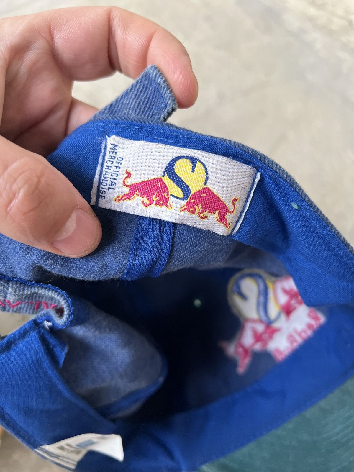 Red Bull Red Bull Sauber Petronas Malaysia Vintage Hat Size ONE SIZE - 6 Thumbnail