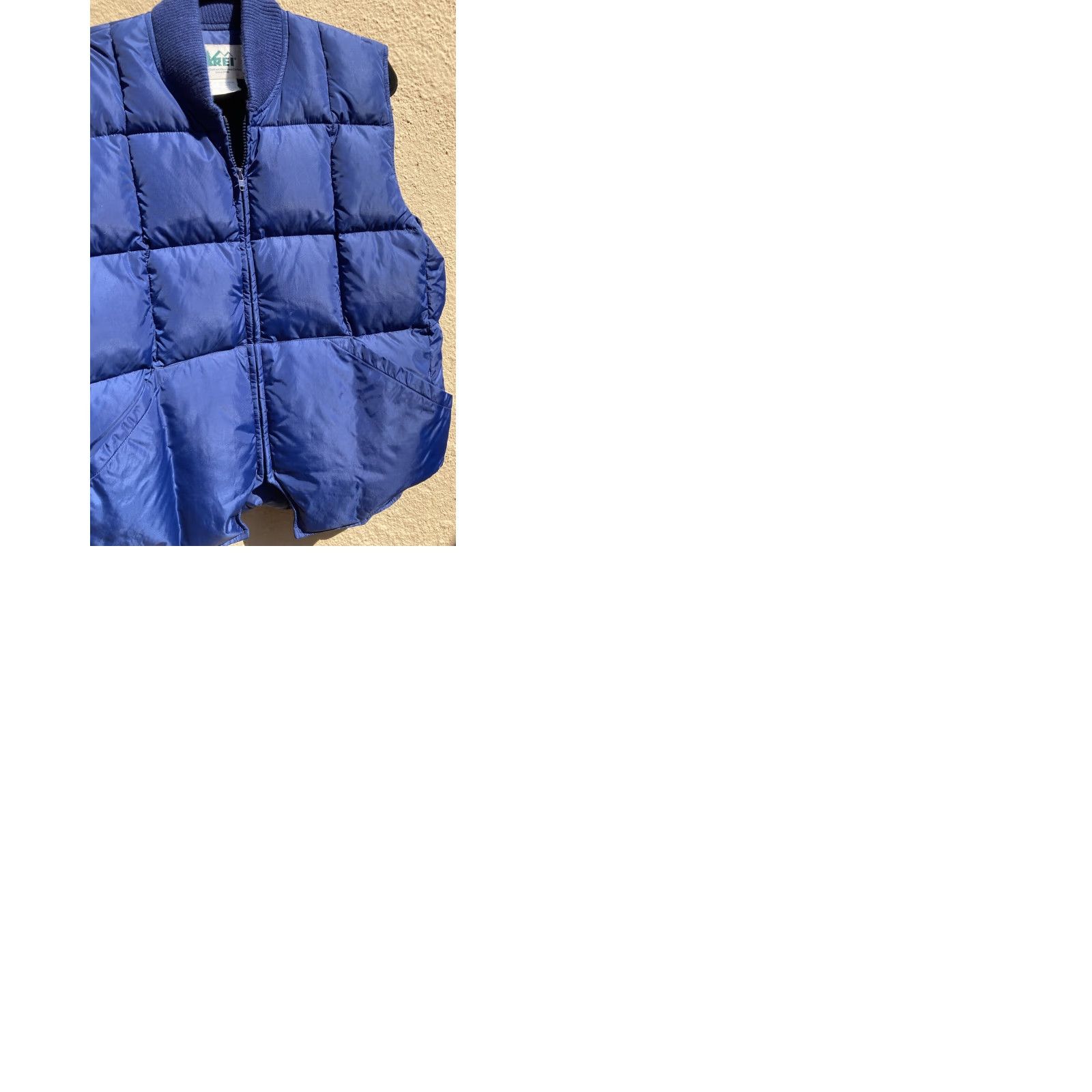 Vintage VINTAGE REI Men's Blue Solid Puffer Vest XL Down Winter Zip Pockets Jacket Vest (Mid-Length) Size US XL / EU 56 / 4 - 9 Thumbnail