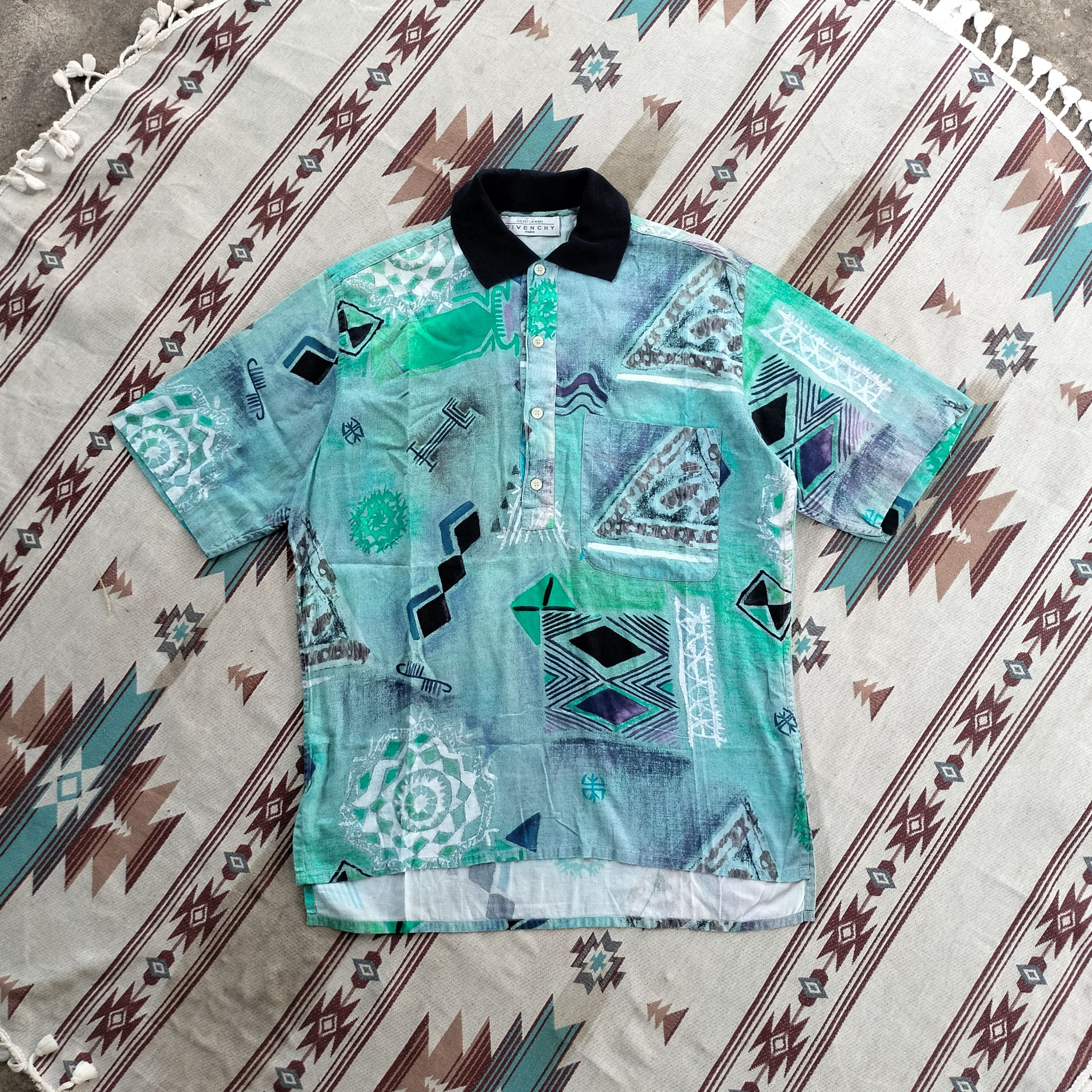 Givenchy Vtg Givenchy pattern polo ss shirt Size US S / EU 44-46 / 1 - 1 Thumbnail