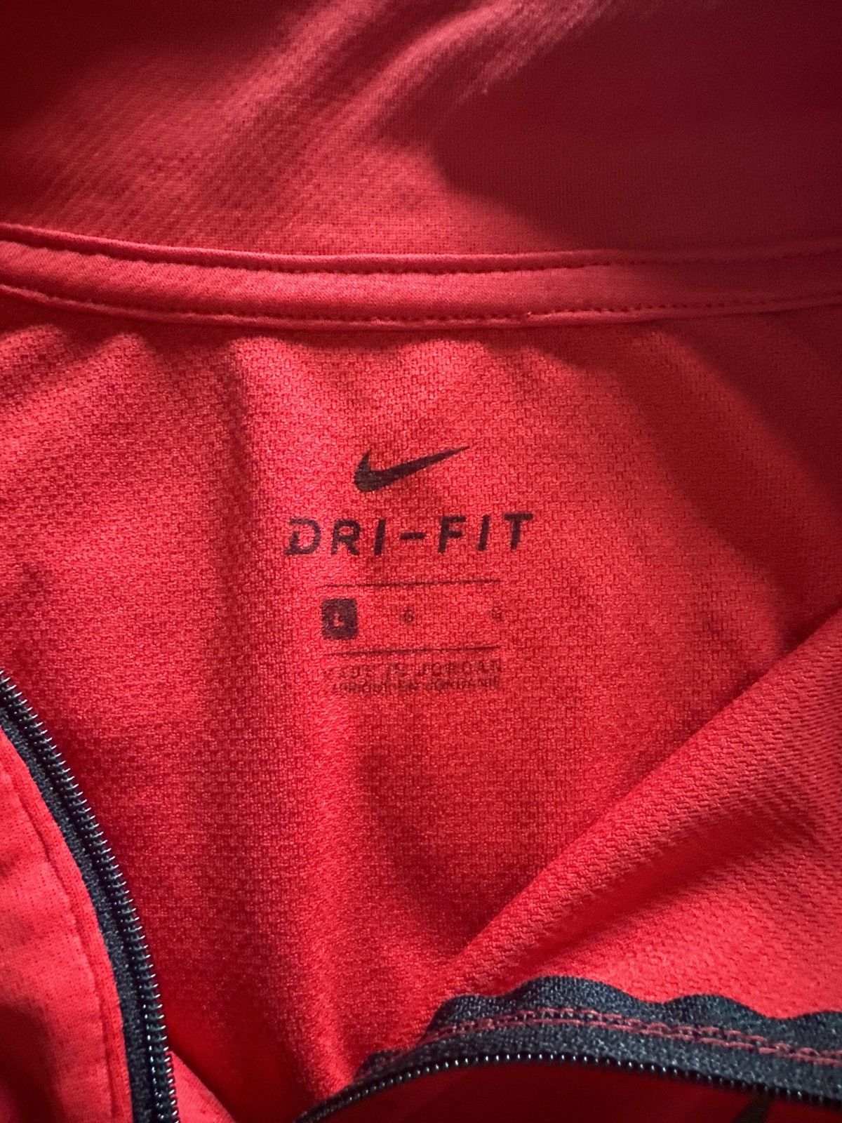 Nike Nike Quarter Zip (Red, Tight Fit, Thin Material) Size US L / EU 52-54 / 3 - 4 Thumbnail