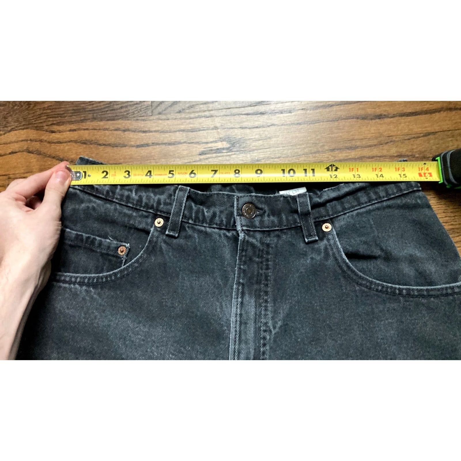 Levi's VTG Levis 560 Jeans Mens 33x32 Faded Black Distressed Denim USA Made Tapered 5-Pocket Pull Zip Size US 33 - 6 Thumbnail
